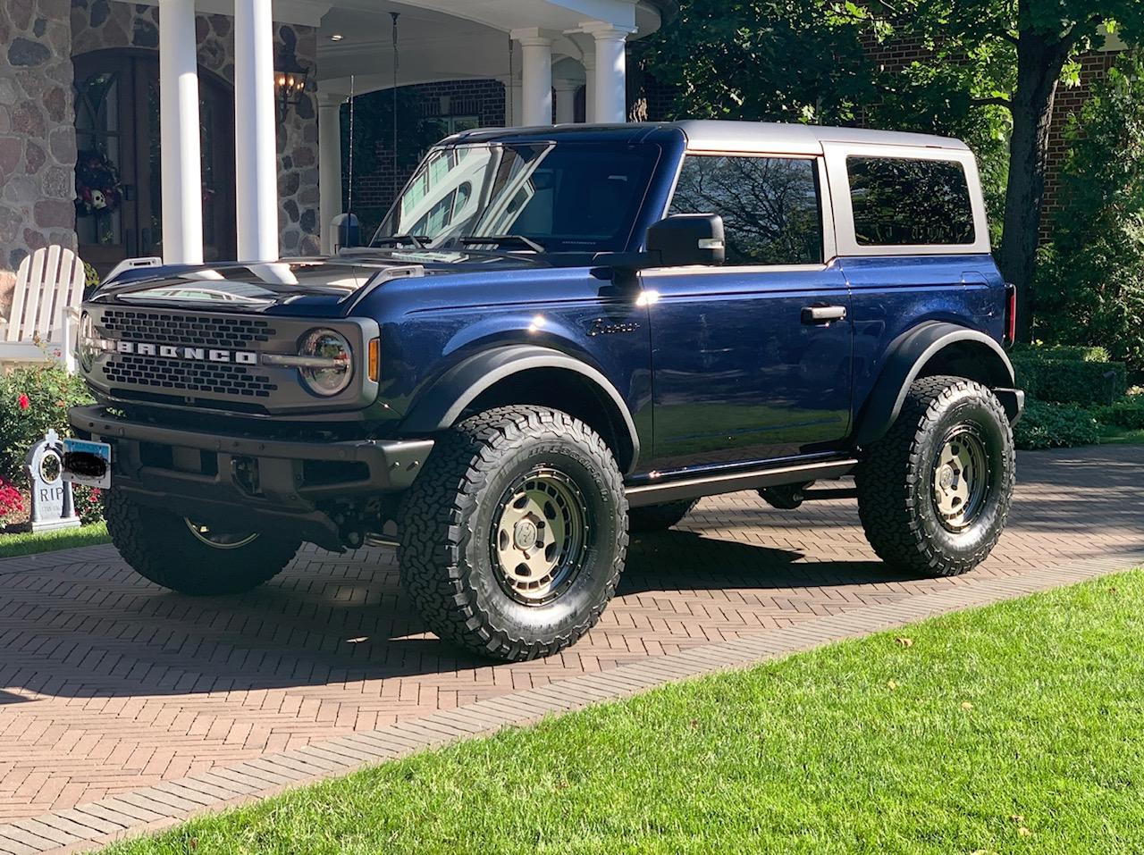 Ford Bronco ANTIMATTER BLUE Bronco Club IMG_5167
