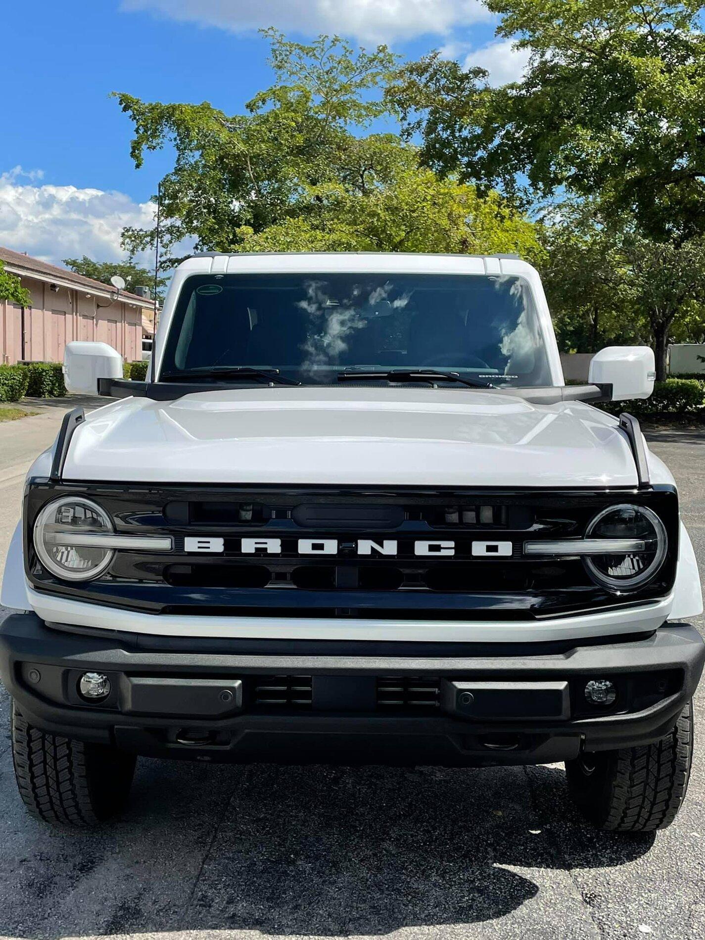 Ford Bronco Front Window Tint and Modesta Ceramic Coating broncoft2