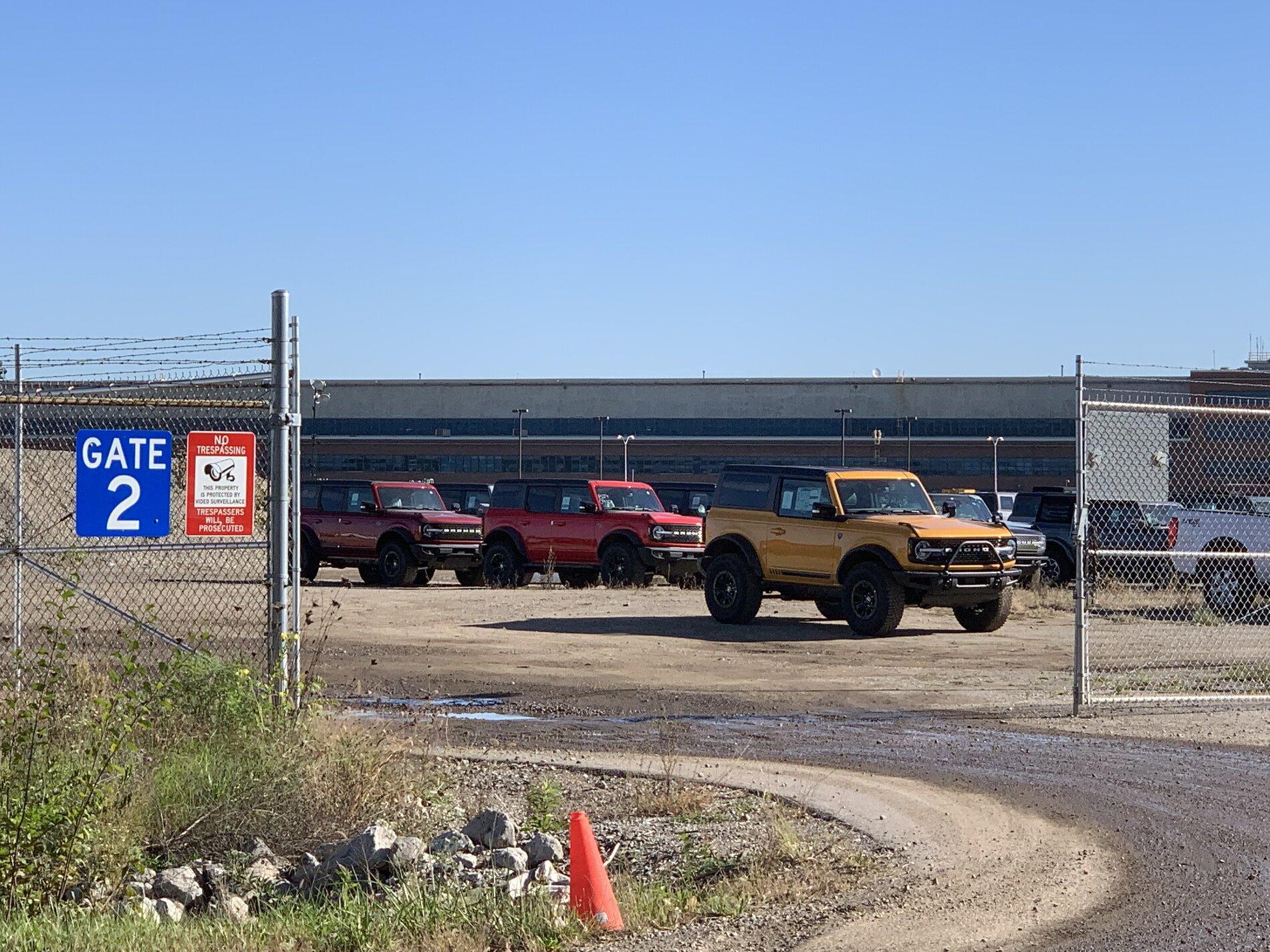 Ford Bronco Photos & Update From Bronco Dirt Mountain - Oct 19, 2021 0A1DD2A8-6E6D-455A-B383-FC04BC9BB6AE