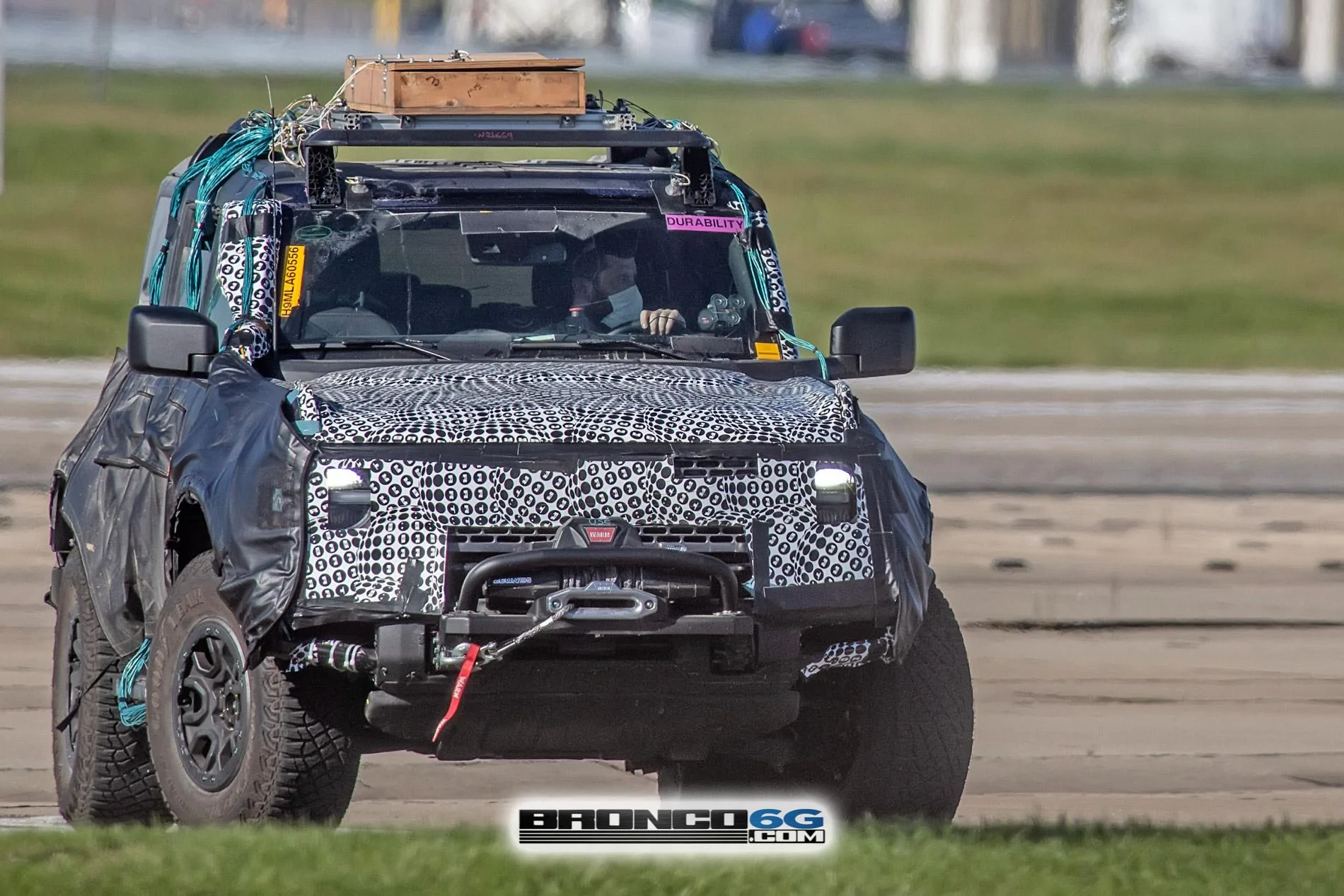 Ford Bronco 🕵🏻‍♂️ Spied! 2022 Bronco Everglades Showing Winch, Snorkel, Roof Rack 2022 Bronco Everglades winch snorkel roof rack - Bronco6G.com 1
