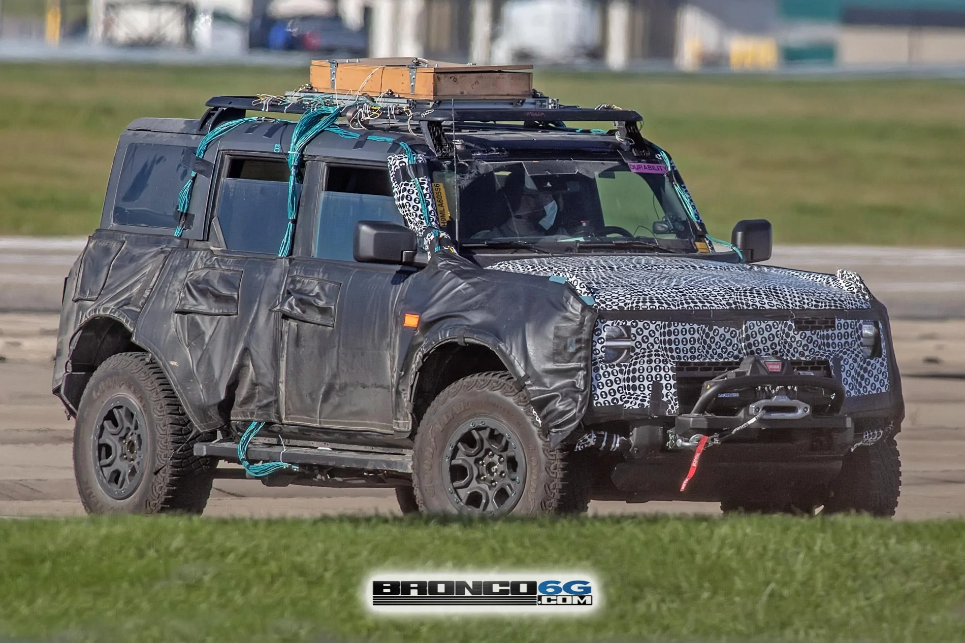 Ford Bronco 🕵🏻‍♂️ Spied! 2022 Bronco Everglades Showing Winch, Snorkel, Roof Rack 2022 Bronco Everglades winch snorkel roof rack - Bronco6G.com 2