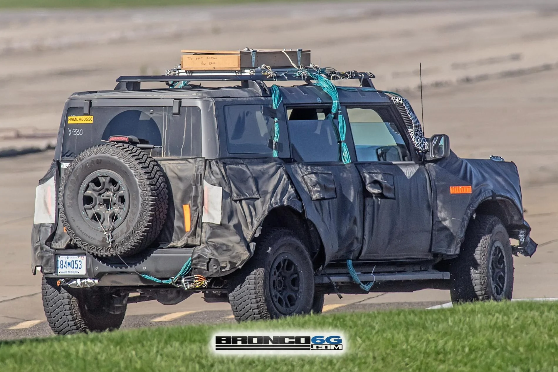 Ford Bronco 🕵🏻‍♂️ Spied! 2022 Bronco Everglades Showing Winch, Snorkel, Roof Rack 2022 Bronco Everglades winch snorkel roof rack - Bronco6G.com 7