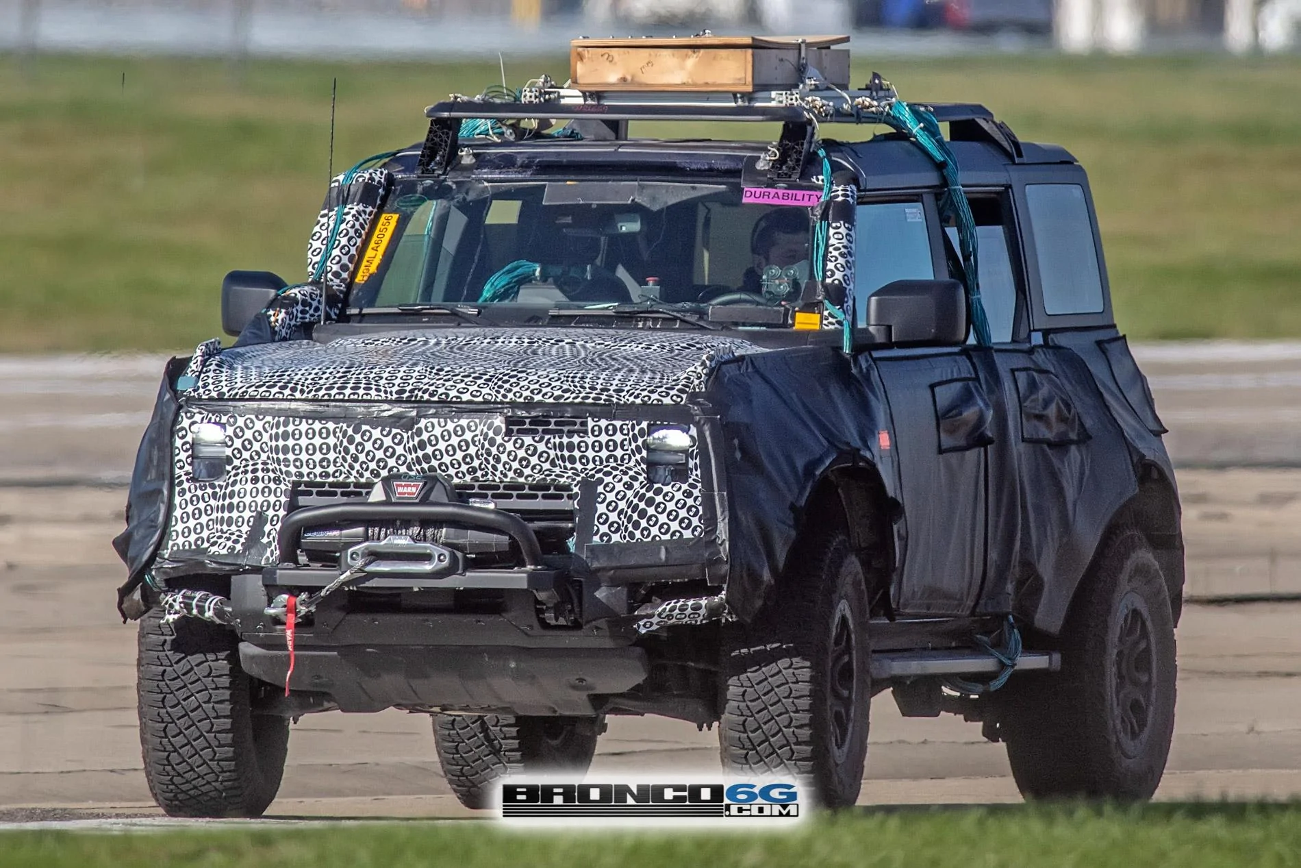 Ford Bronco 🕵🏻‍♂️ Spied! 2022 Bronco Everglades Showing Winch, Snorkel, Roof Rack 2022 Bronco Everglades winch snorkel roof rack - Bronco6G.com 19