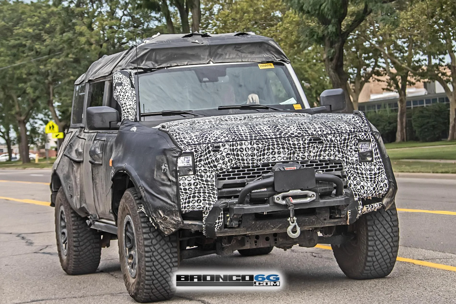 Ford Bronco 🕵🏻‍♂️ Spied! 2022 Bronco Everglades Showing Winch, Snorkel, Roof Rack 2022 Bronco Everglades winch snorkel roof rack - Bronco6G.com 22