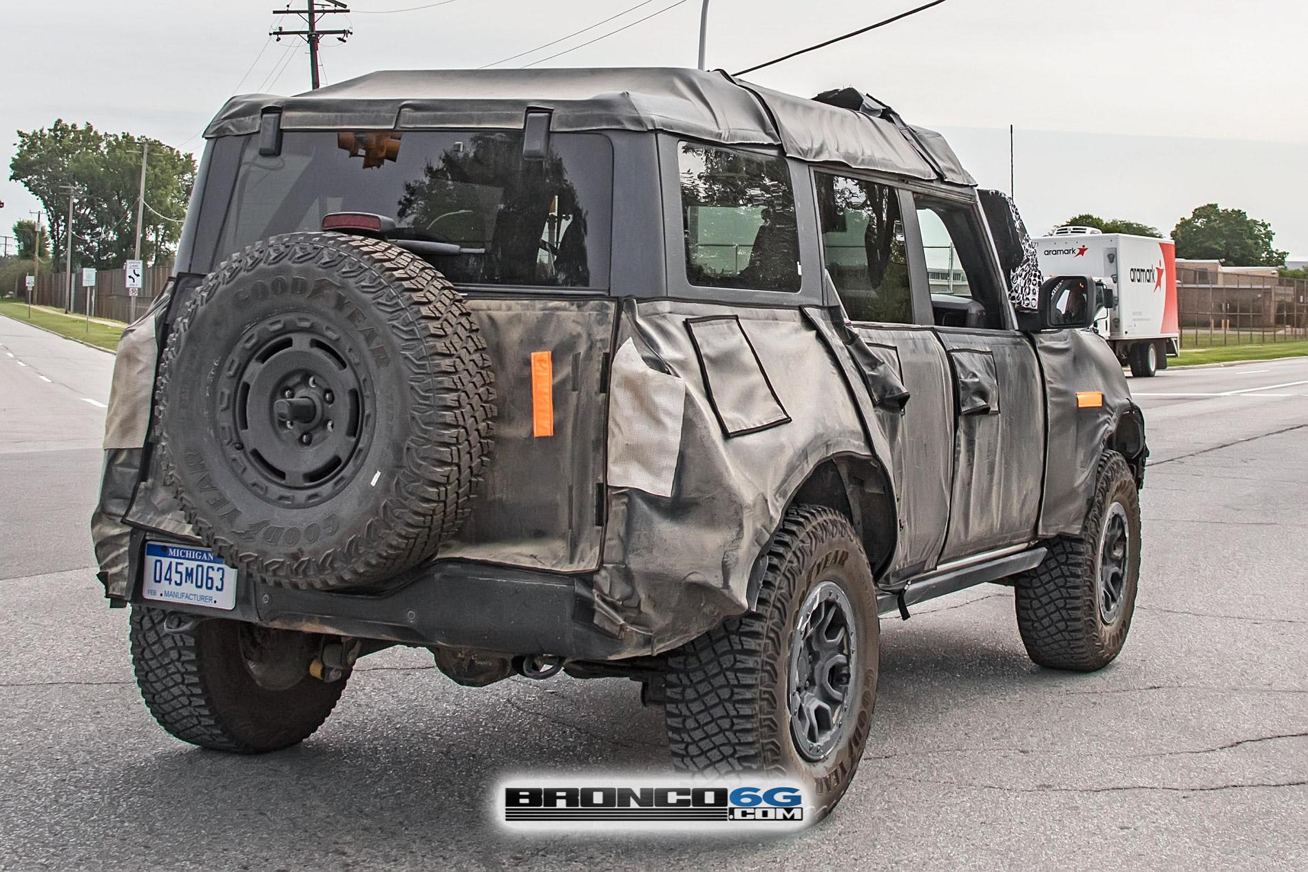 Ford Bronco 🕵🏻‍♂️ Spied! 2022 Bronco Everglades Showing Winch, Snorkel, Roof Rack 2022 Bronco Everglades winch snorkel roof rack - Bronco6G.com 24