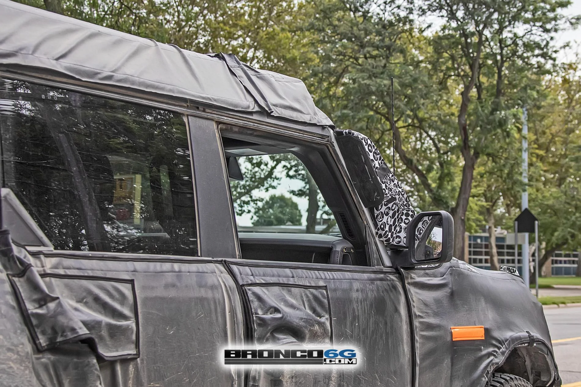 Ford Bronco 🕵🏻‍♂️ Spied! 2022 Bronco Everglades Showing Winch, Snorkel, Roof Rack 2022 Bronco Everglades winch snorkel roof rack - Bronco6G.com 26