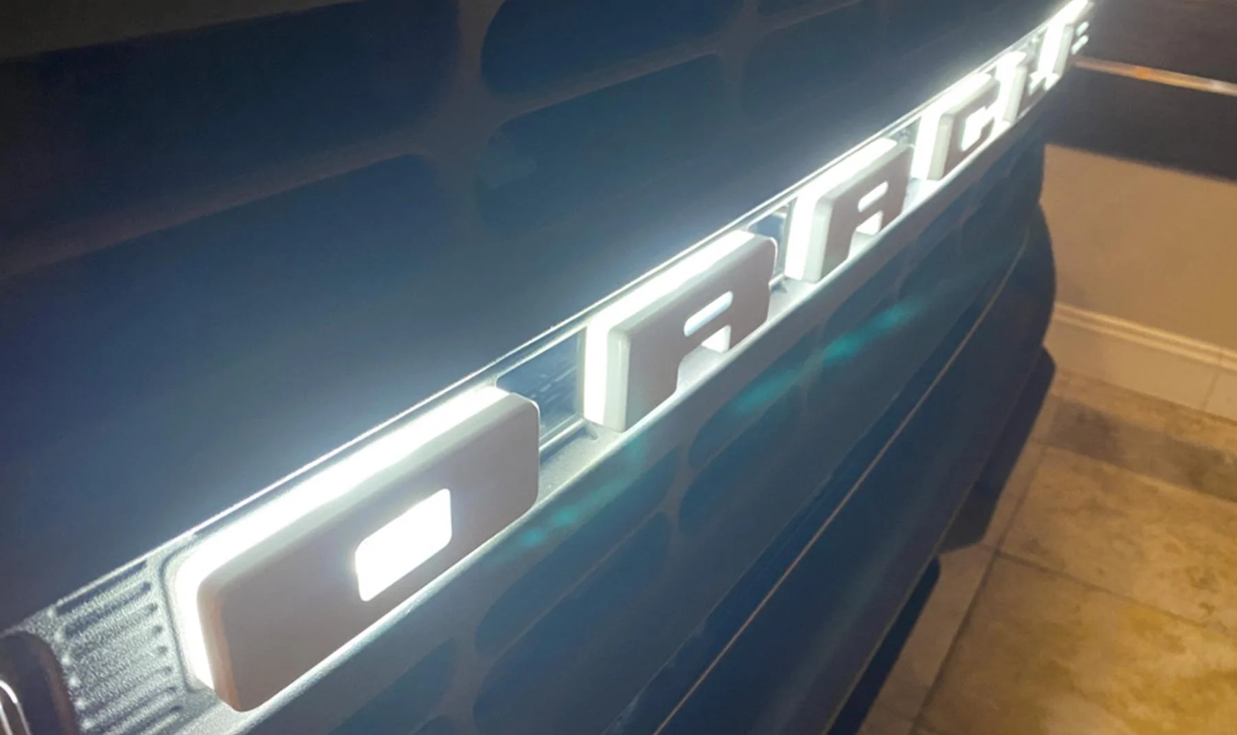 Ford Bronco NOW AVILABLE: : ORACLE Lighting: UNIVERSAL ILLUMINATED LED LETTERS oracle_led_logo_grill_emblem_bronco_2021_front