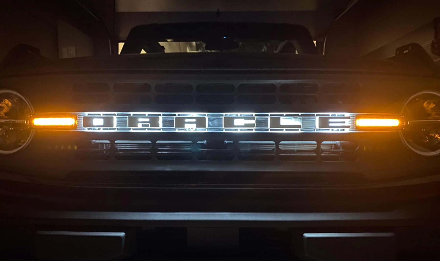 Ford Bronco NOW AVILABLE: : ORACLE Lighting: UNIVERSAL ILLUMINATED LED LETTERS oracle_led_logo_grille_bronco_2021_front