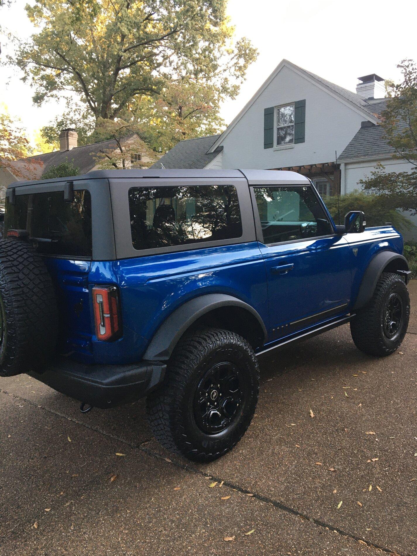 Ford Bronco LIGHTNING BLUE Bronco Club 1F93A7D4-F2A9-46A2-B34D-A73268F01F18