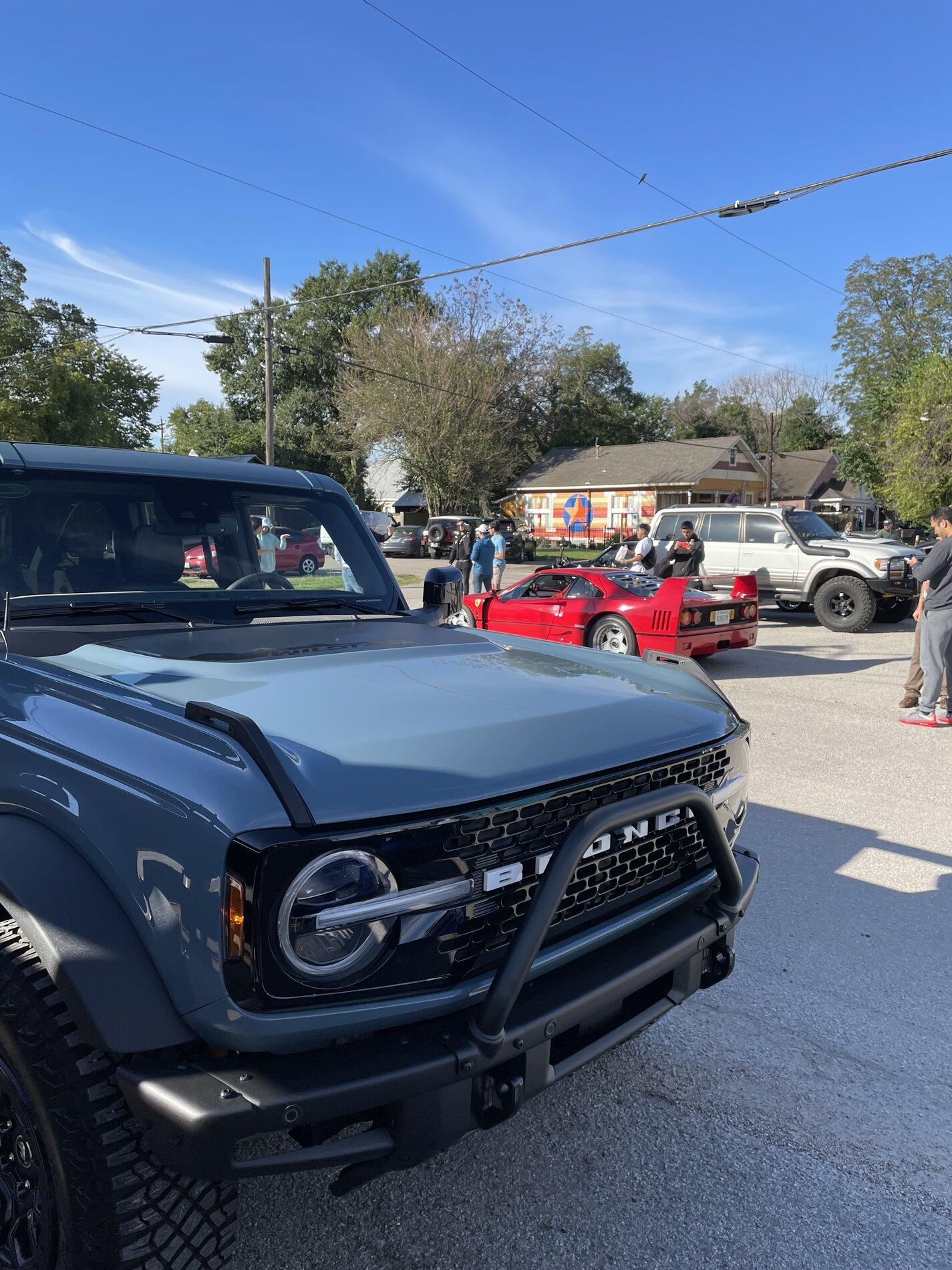 Ford Bronco They do attract attention F31E3A8C-659D-4DF3-B0C3-764D9D842150