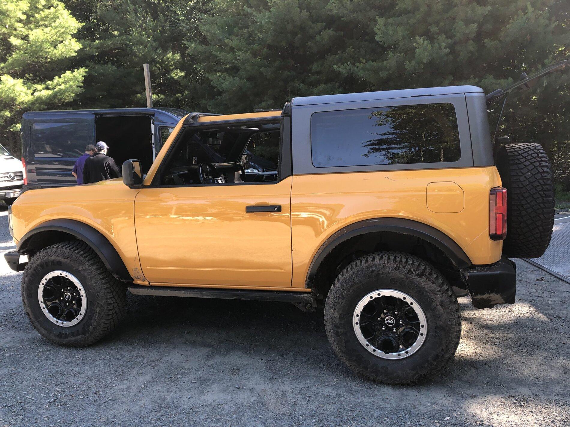Ford Bronco Color Matched Hardtop vs Stock Carbonized Gray IMG_4365-scaled