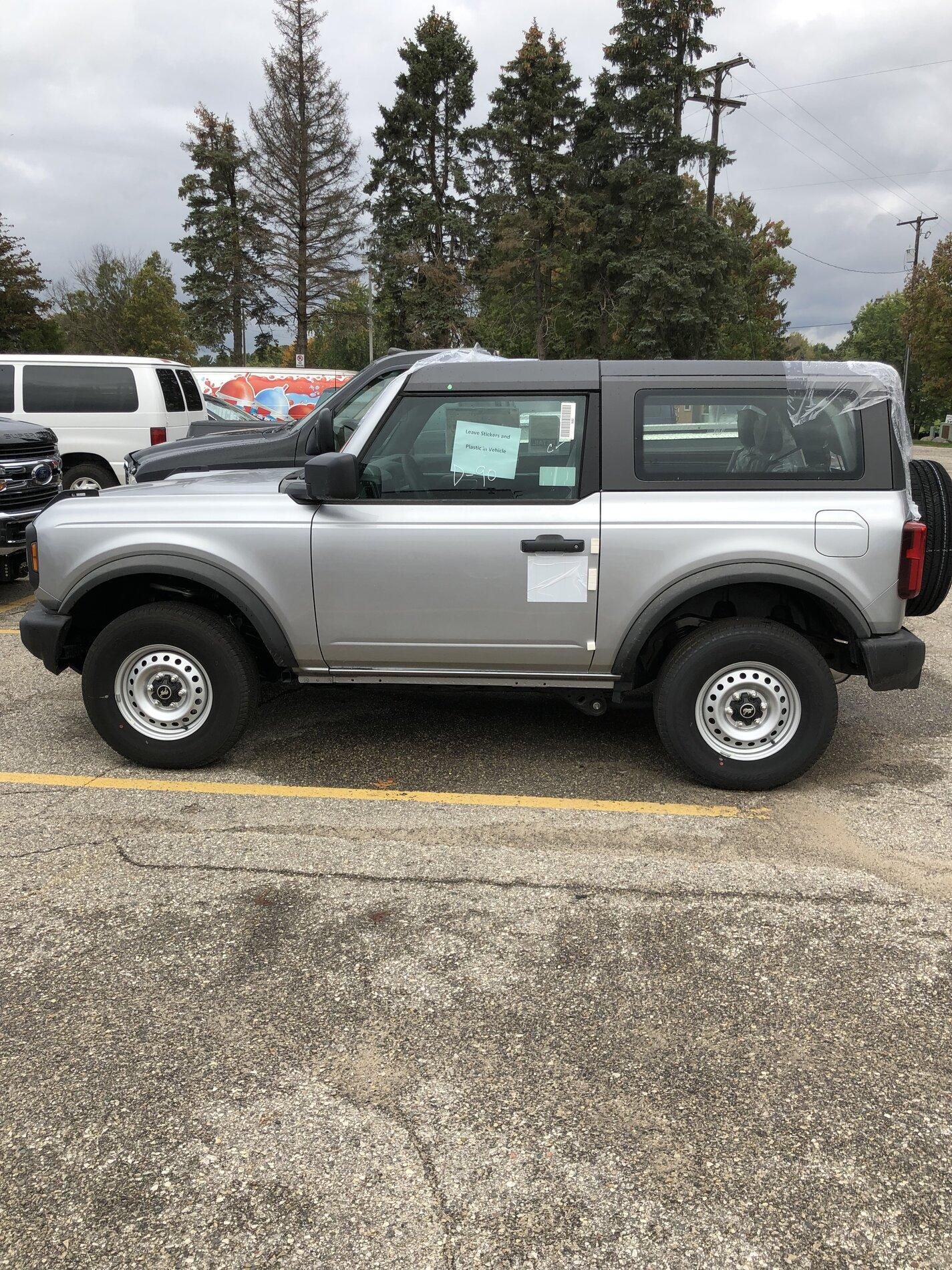 Ford Bronco Another Damaged Bronco On Delivery 457A90B2-61BF-4112-981B-6B257A50219B
