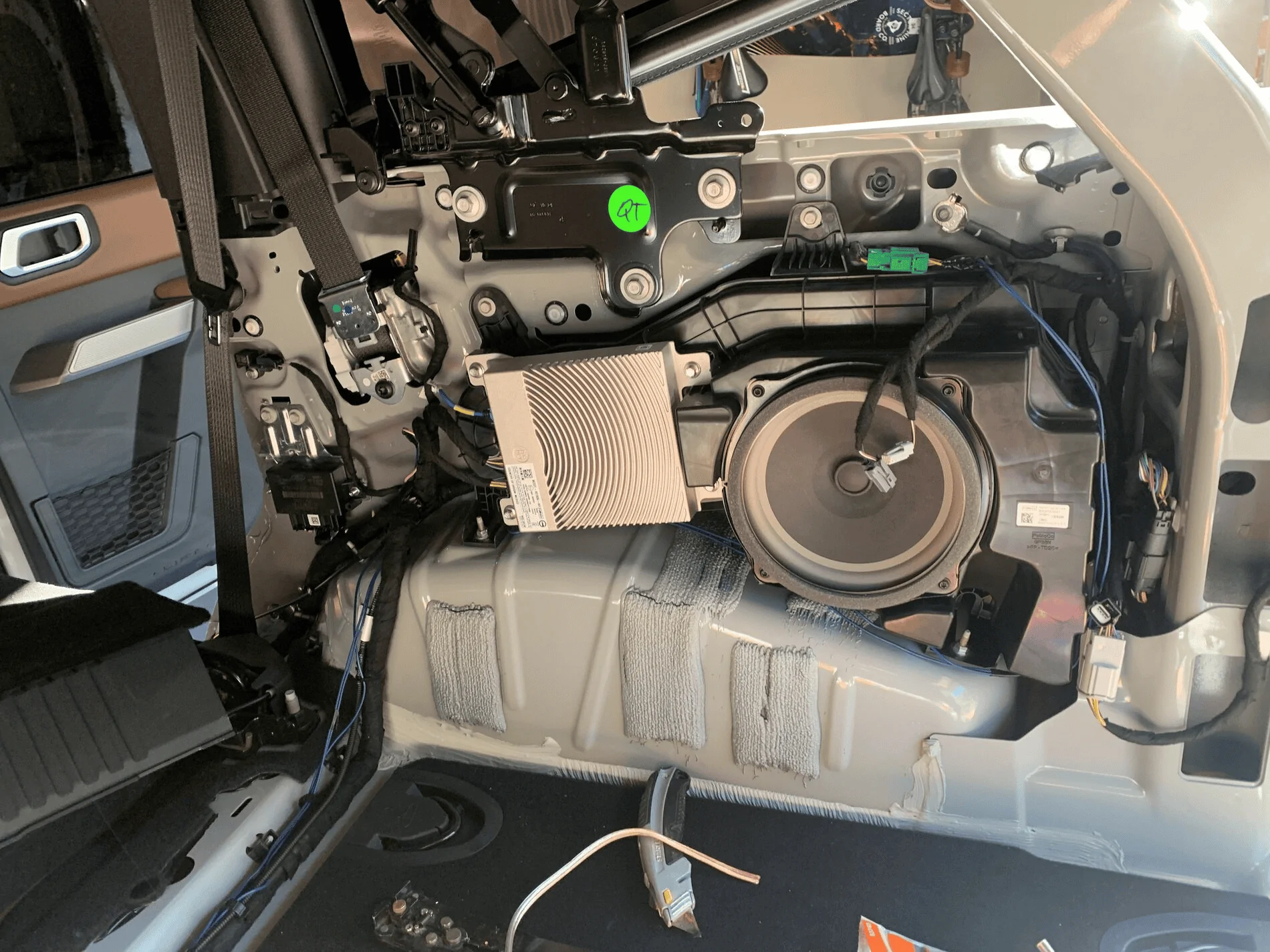 Ford Bronco Hardmounted ARB dual compressor with quick connect port installed 1634938325930