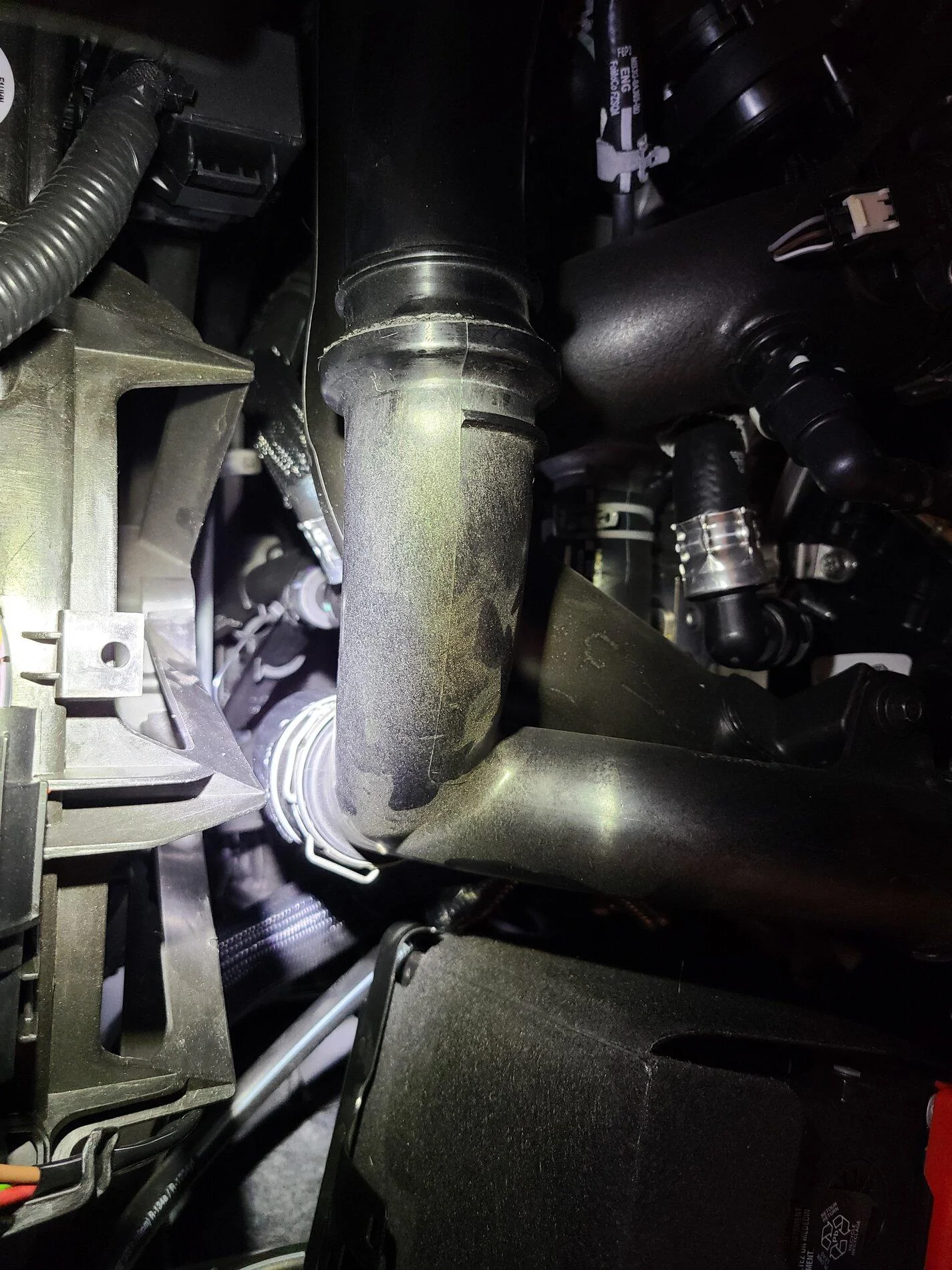 Ford Bronco PSA for 2.7 engine: check belt pulley nut for contact with coolant hose 20211022_210554