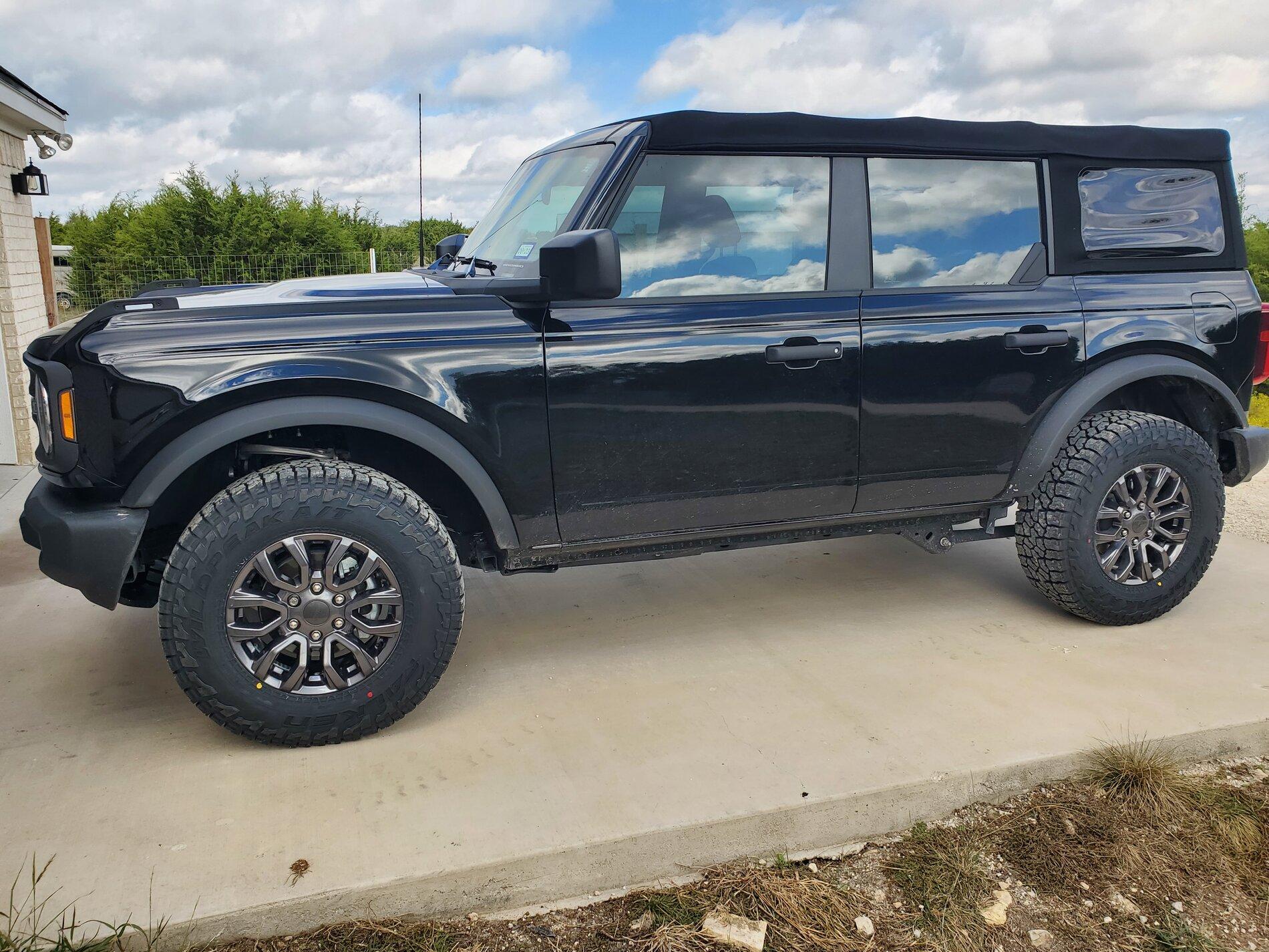 Ford Bronco Ranger wheels on Base Bronco 20211023_104015