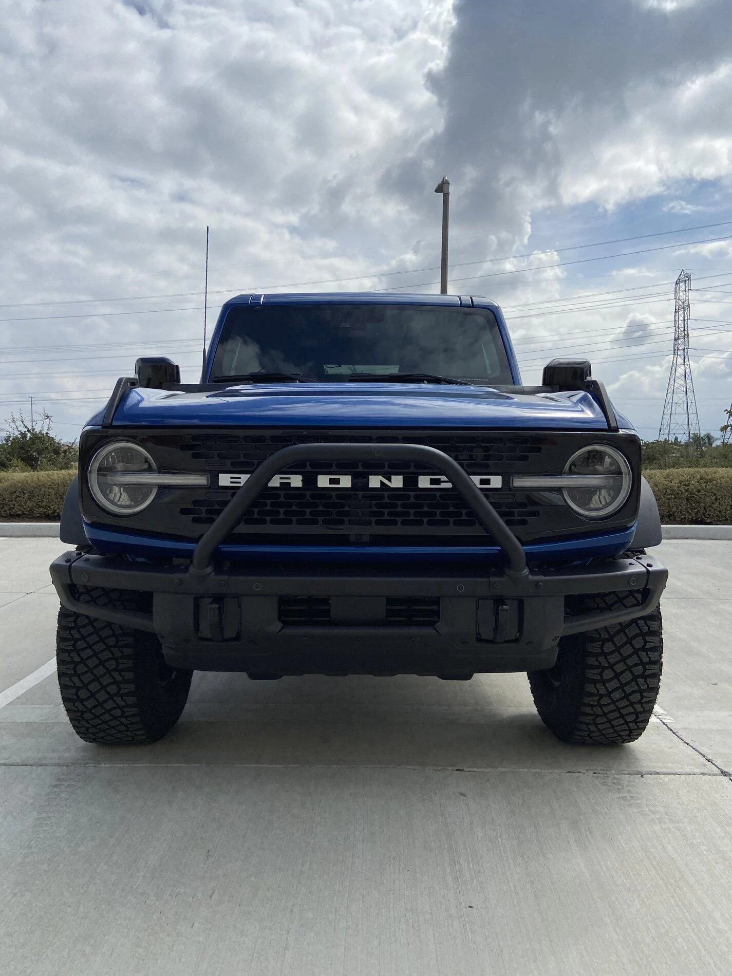 Ford Bronco LIGHTNING BLUE Bronco Club IMG_4079