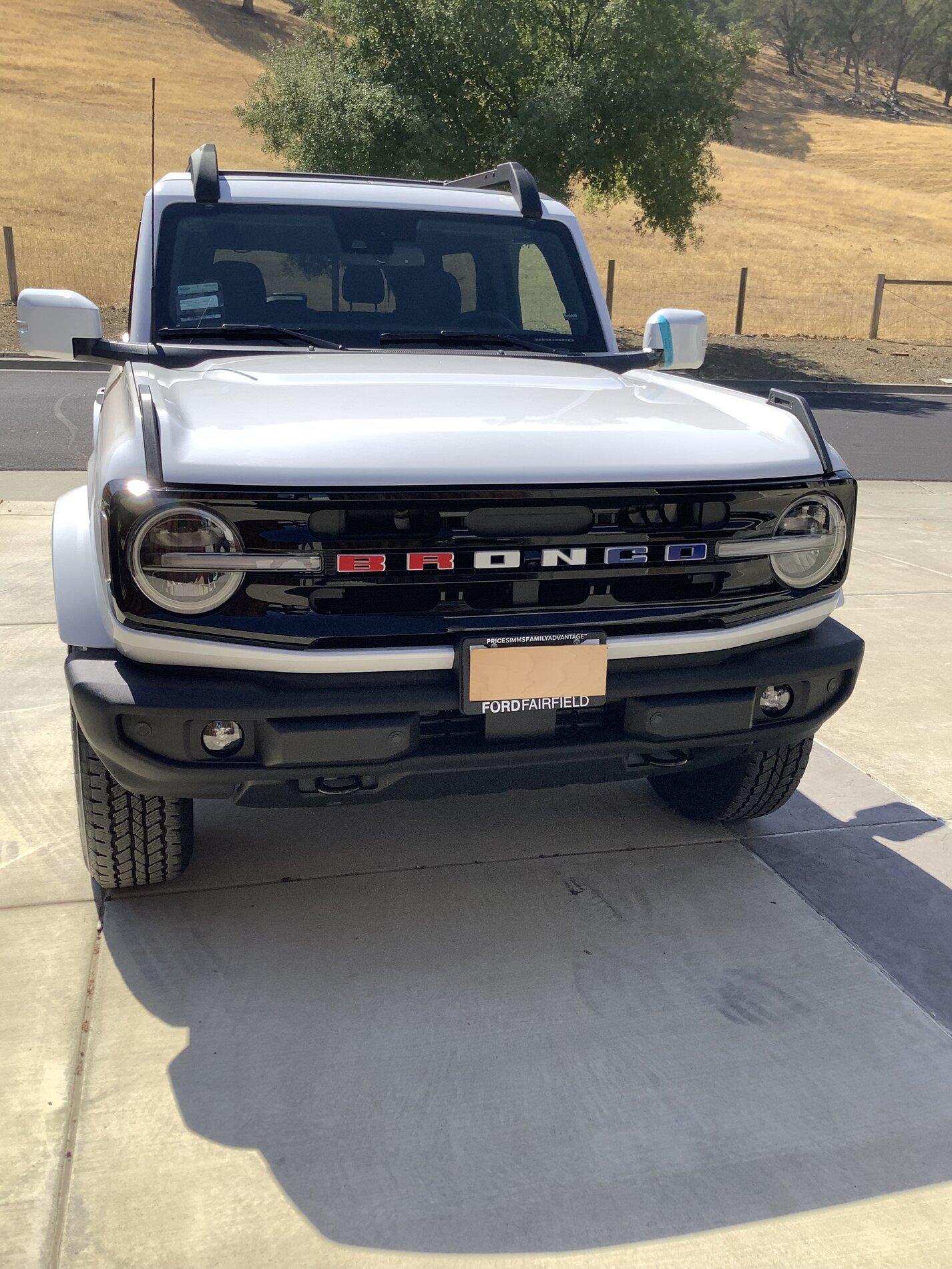 Ford Bronco OXFORD WHITE Bronco Club E60A0AE1-21E4-4B8F-B6AB-0F0F49805349