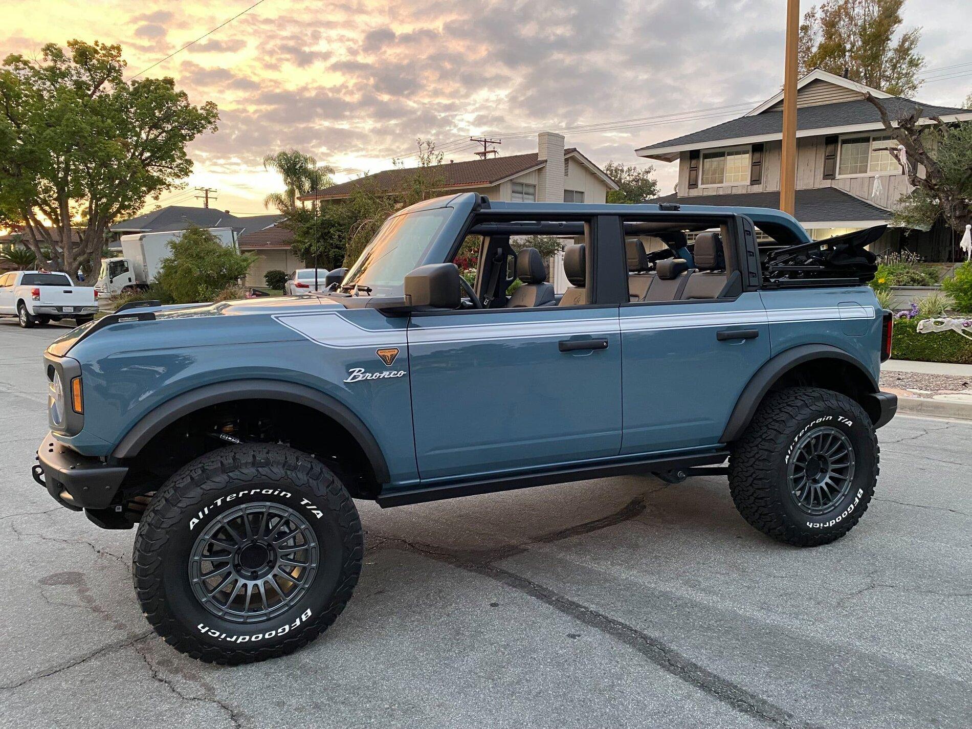 Ford Bronco Badlands 4-Door on Maxlider 4" lift, 18" Method Wheels, BFG KO2 35's, RiderGraphix stripes Badlands 4-Door on Maxlider 4%22 lift, 18%22 Method Racing Wheels 314, RiderGraphix stripes 5