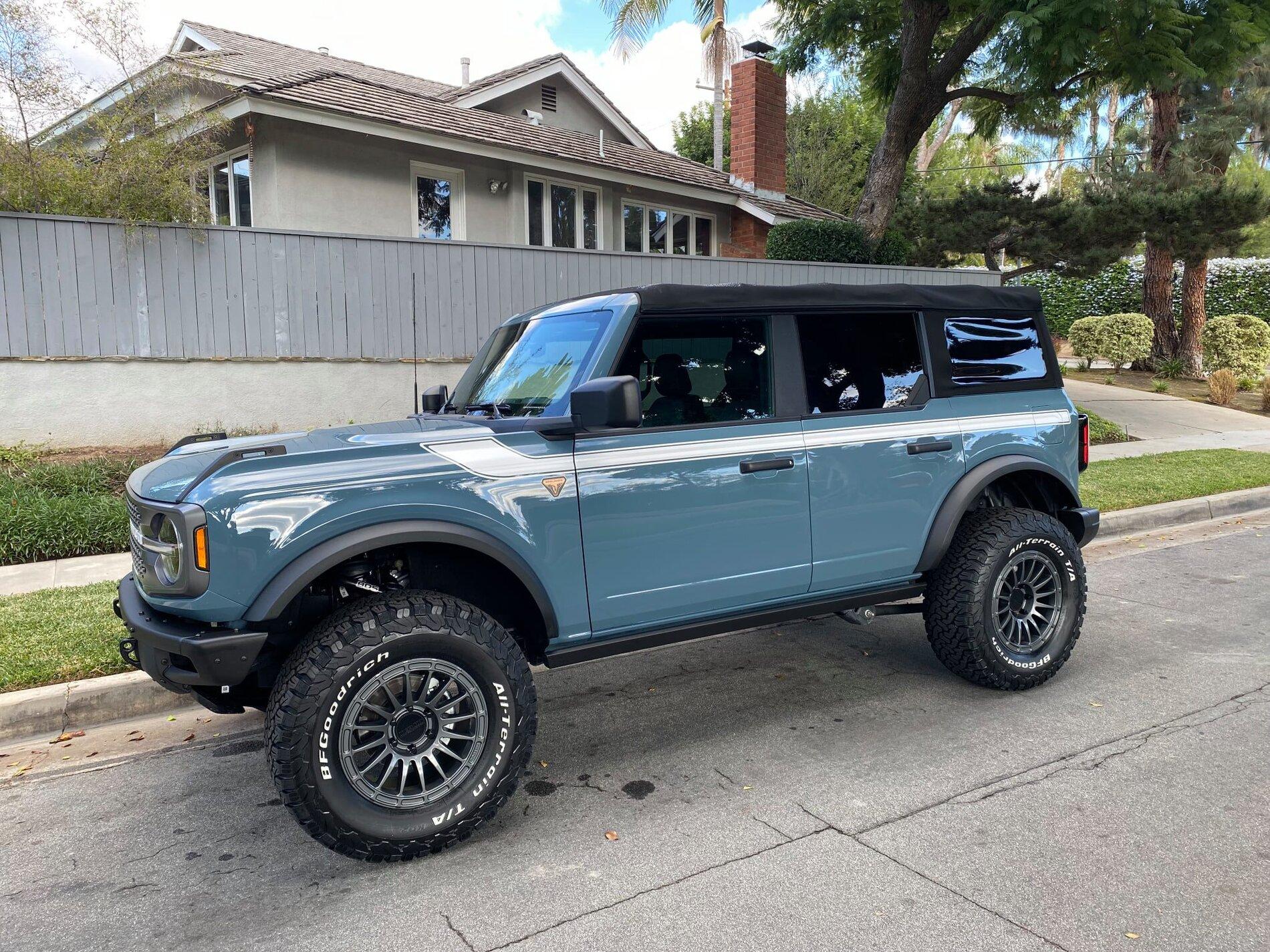 Ford Bronco Badlands 4-Door on Maxlider 4" lift, 18" Method Wheels, BFG KO2 35's, RiderGraphix stripes Badlands 4-Door on Maxlider 4%22 lift, 18%22 Method Racing Wheels 314, RiderGraphix stripes 4