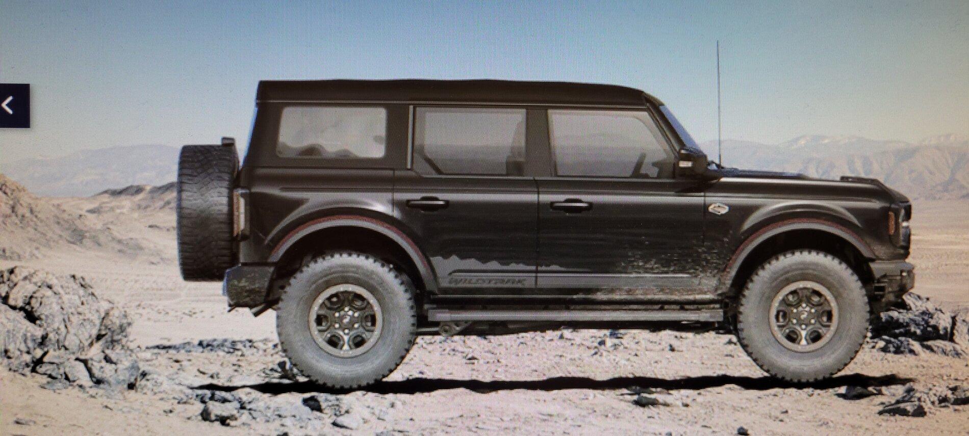 Ford Bronco Shadow Black Wildtrak with Side Graphic? 20211020_070218