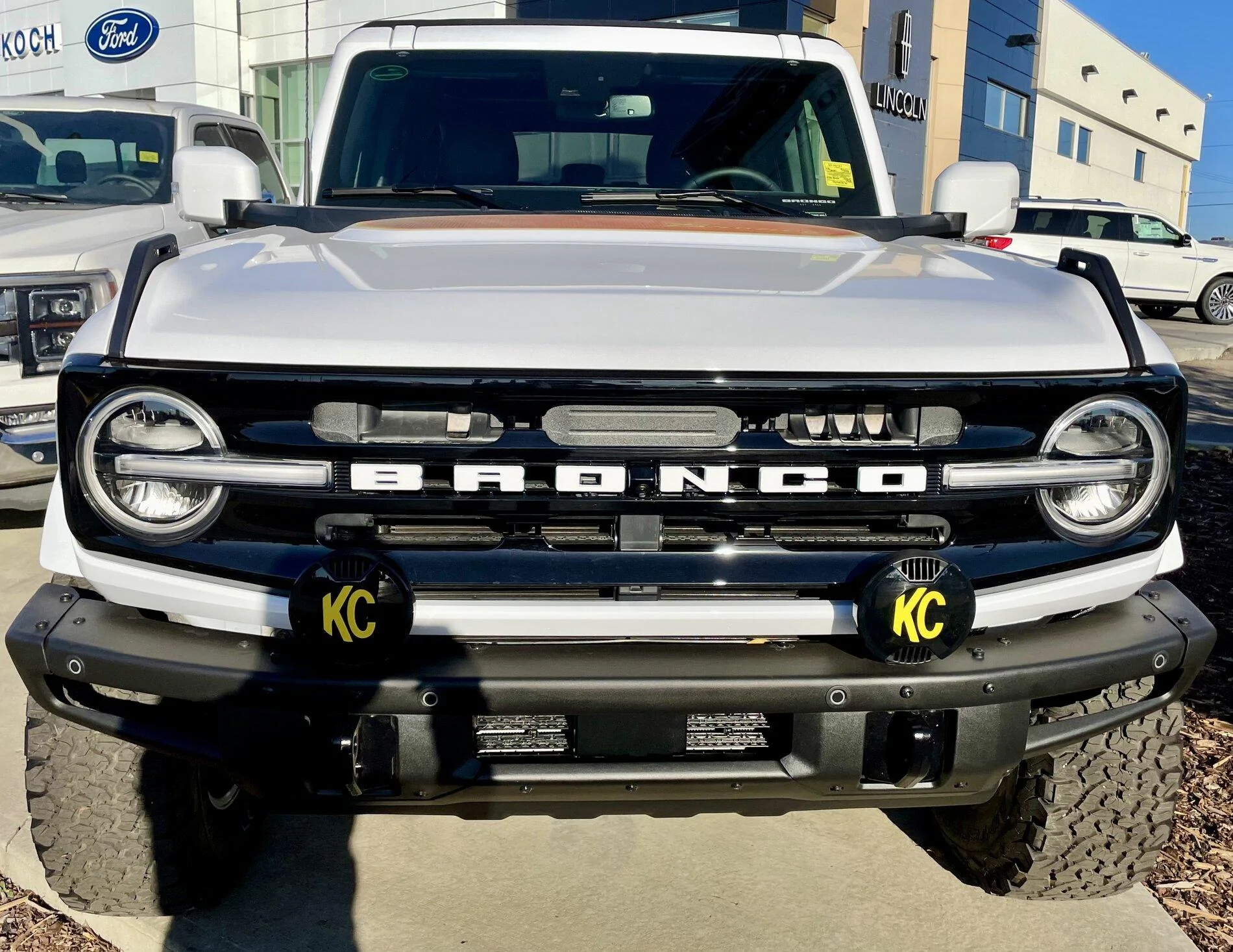 bronco-2.jpeg