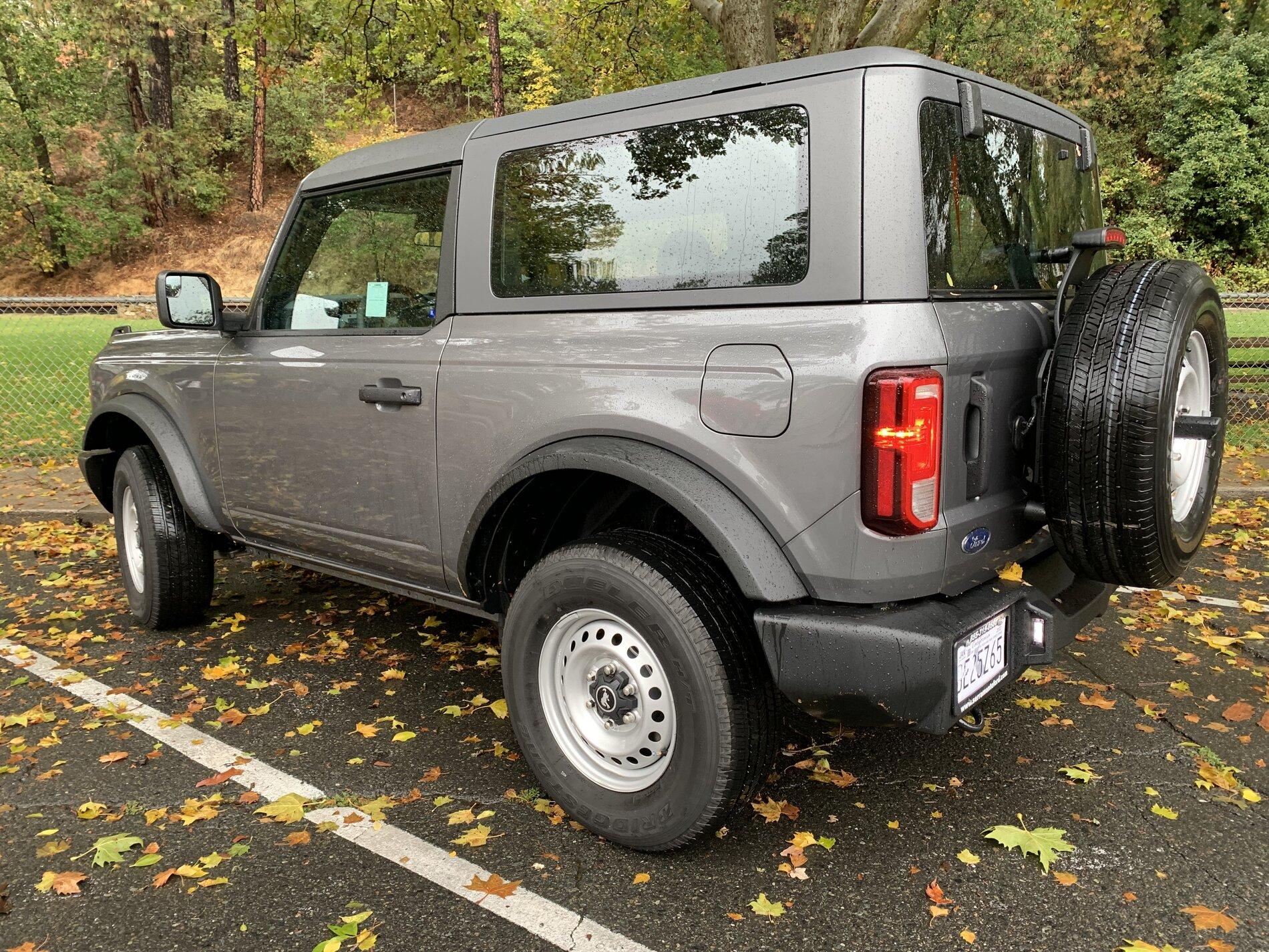 Ford Bronco CARBONIZED GRAY Bronco Club B1