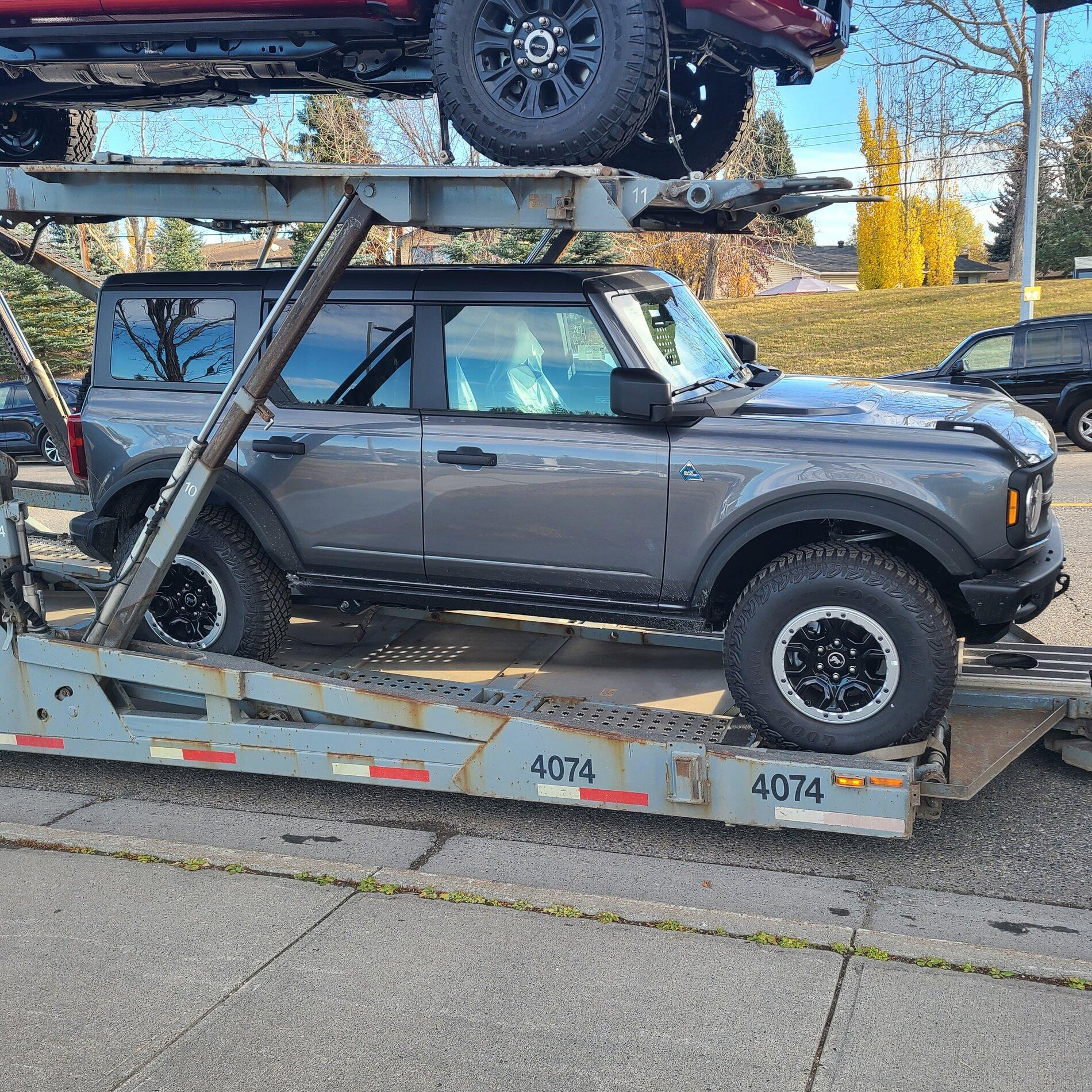 Ford Bronco CARBONIZED GRAY Bronco Club 20211026_110031