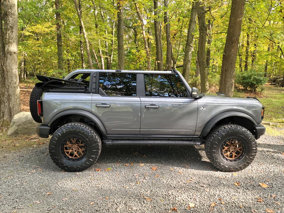 Ford Bronco CARBONIZED GRAY Bronco Club 249280169_10224082266737023_5151751456000934487_n