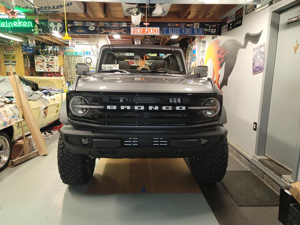 Ford Bronco CARBONIZED GRAY Bronco Club 249009146_10224082269057081_3442957317824523825_n