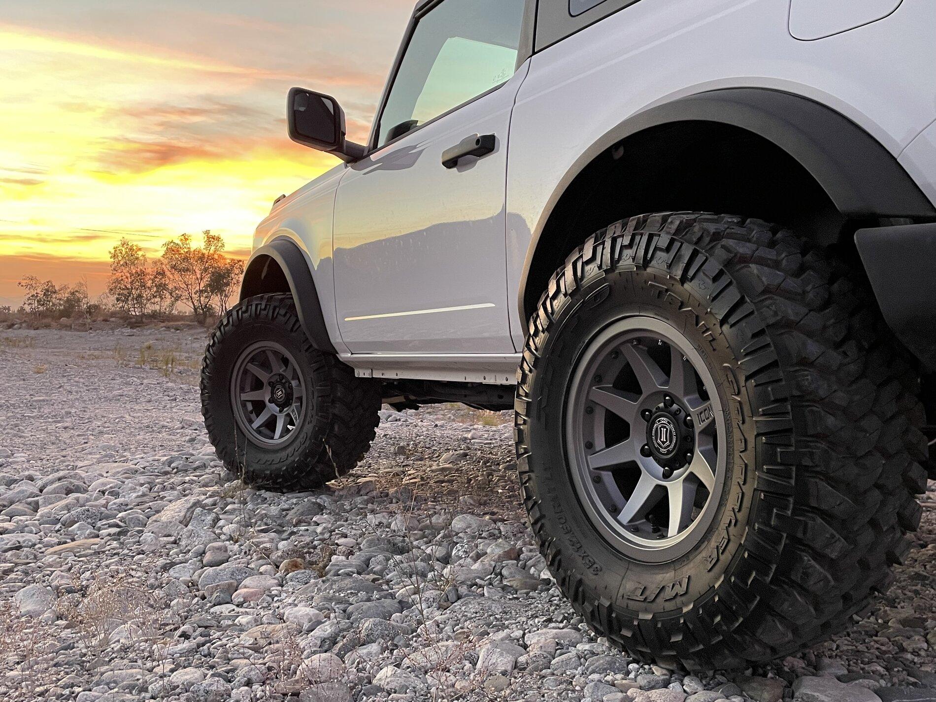 Ford Bronco 2-Door Base non-Squatch on 35" NITTO's & ICON Rebound Pros IMG_1625.JPG