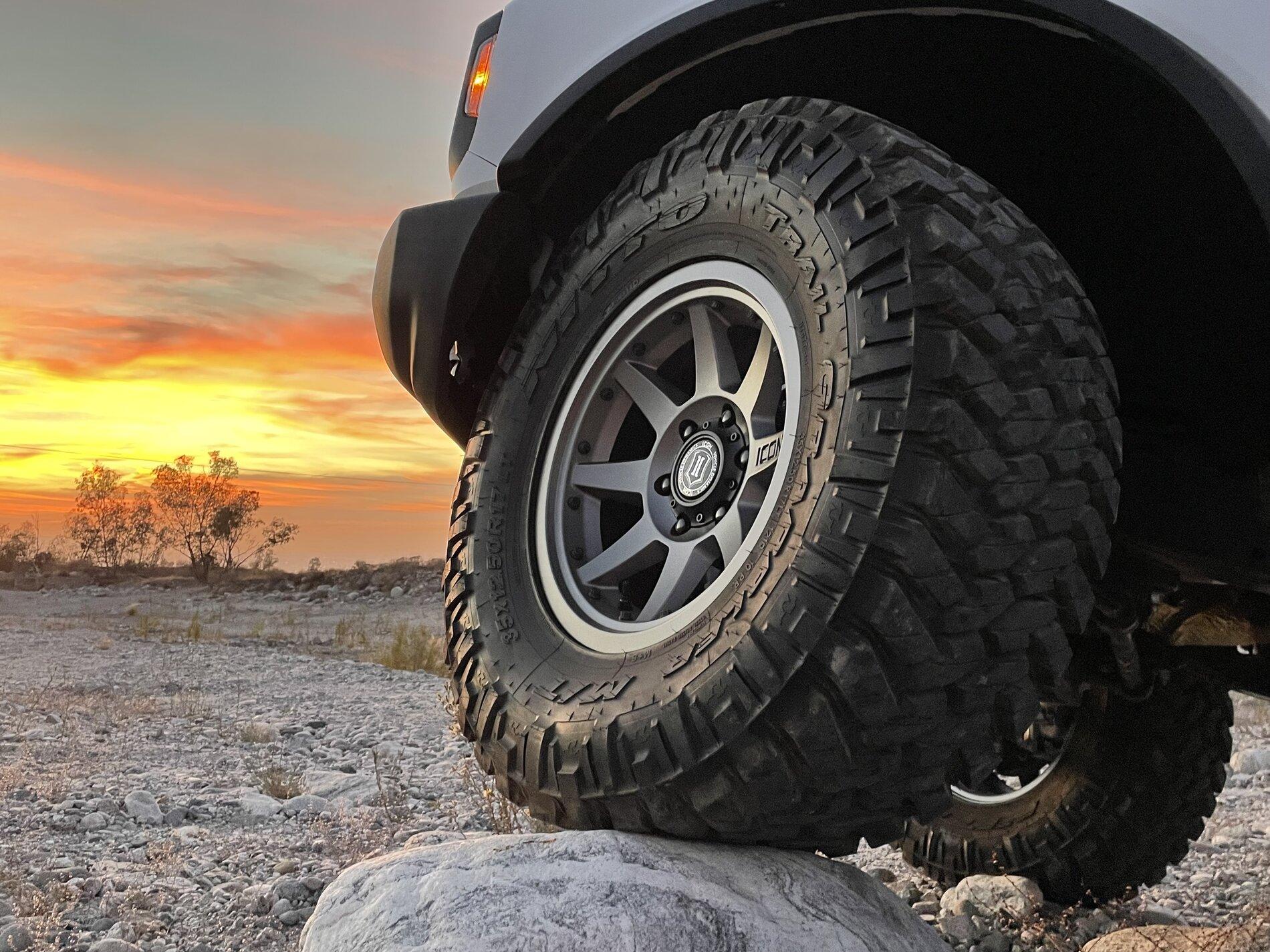 Ford Bronco 2-Door Base non-Squatch on 35" NITTO's & ICON Rebound Pros IMG_1633.JPG