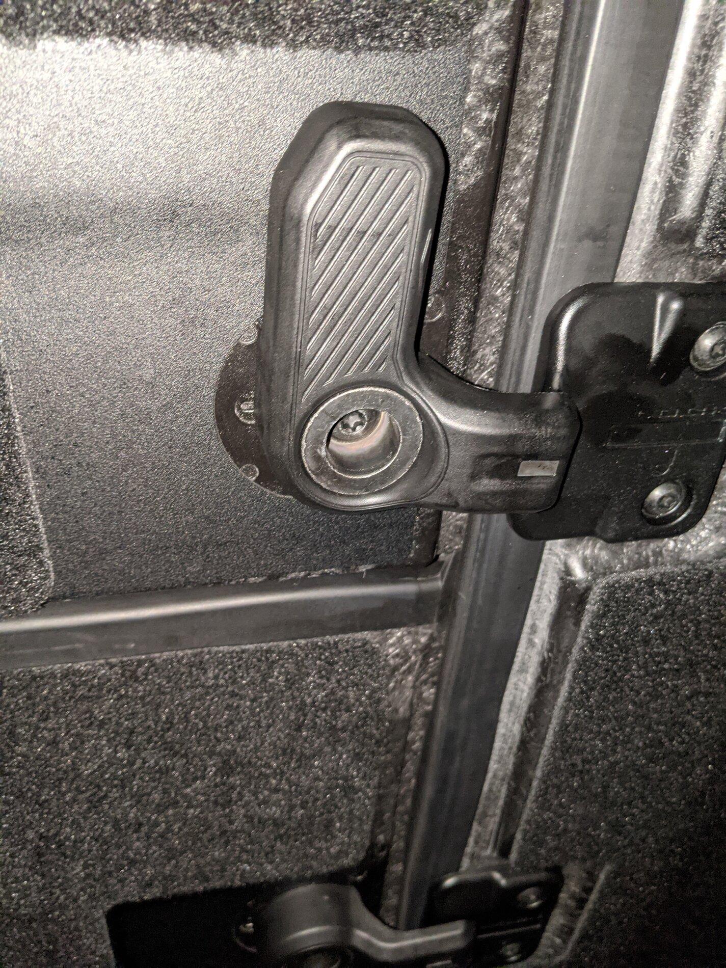 Ford Bronco Roof panel latches PXL_20211028_003124282