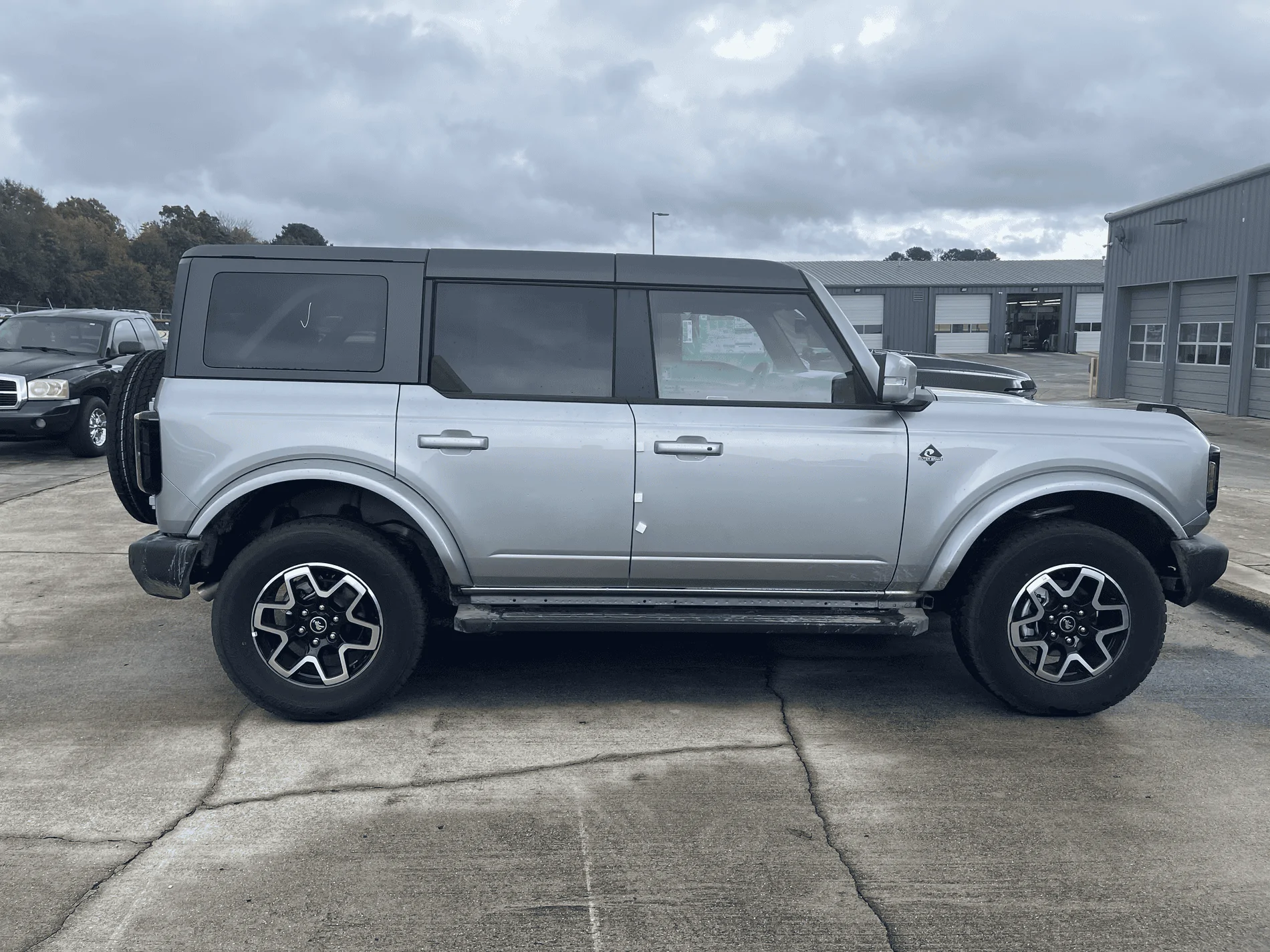 Ford Bronco *** DIRT MOUNTAIN Broncos - Built, Shipped, Delivered Tracker*** tempImageYayjBr