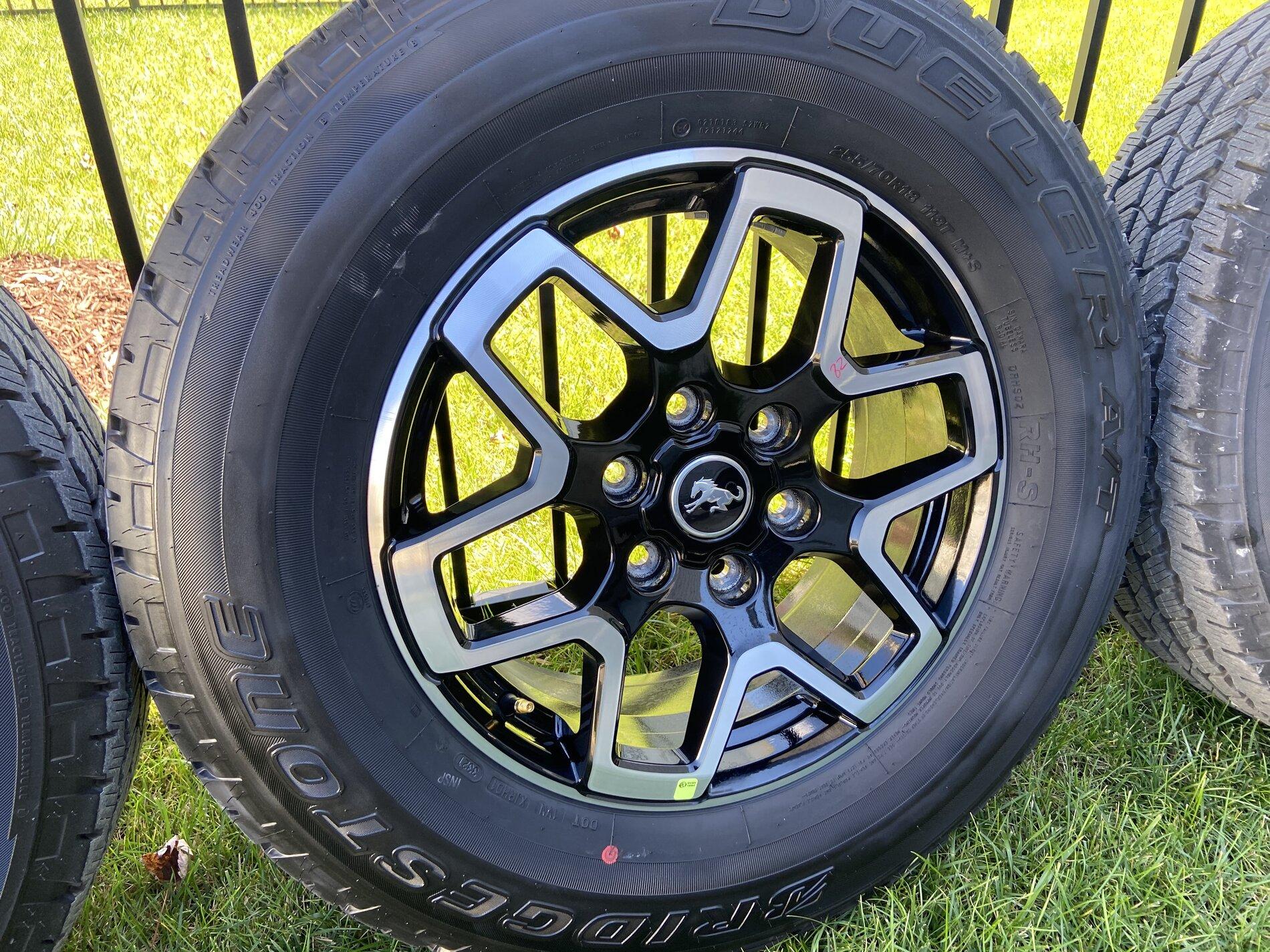 Ford Bronco Outer Banks Wheels + Tires FBE929A8-139C-40F2-9684-6BA1F952BCD5