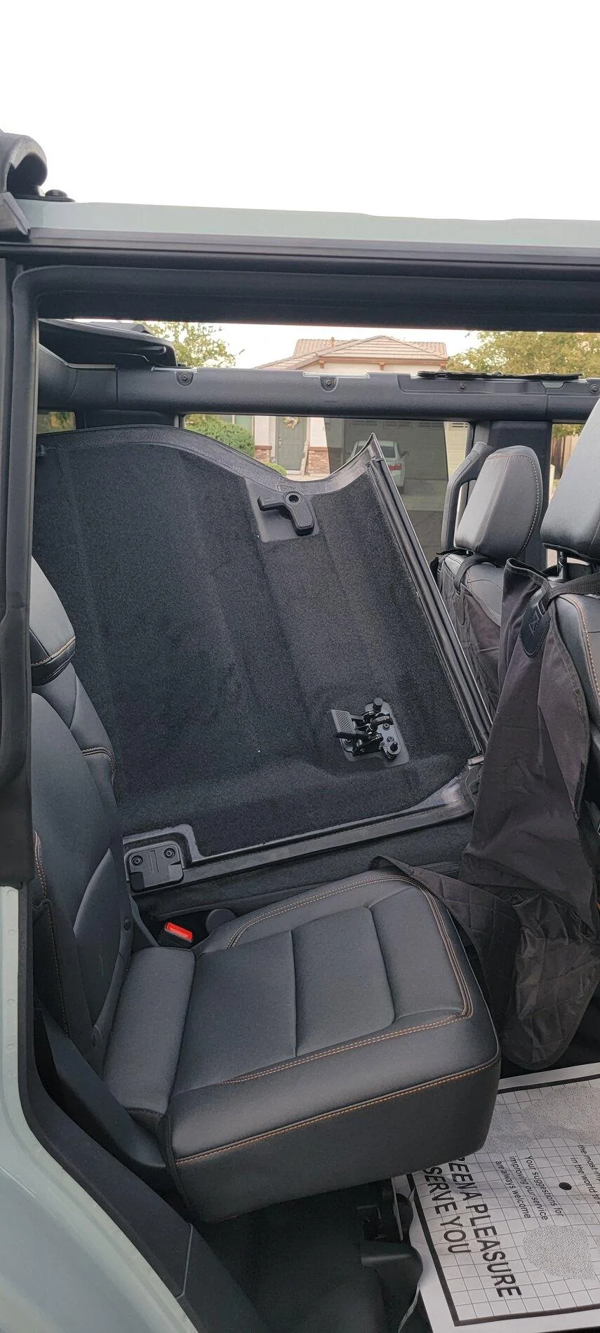 Ford Bronco 4 Door Hardtop storage in Back? 20211024_173426