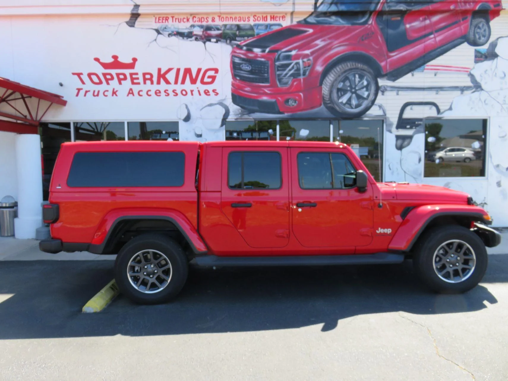 Ford Bronco Three row Wrangler? This could make me switch! 1635542369594
