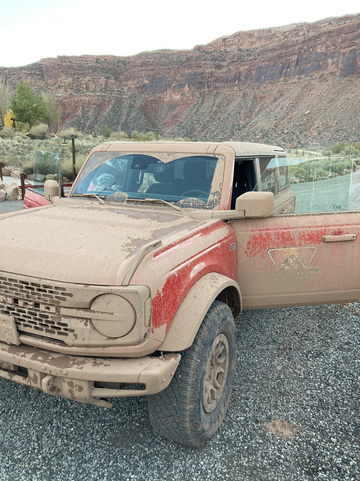 Ford Bronco Moab mud 462215FA-F9AC-4103-BADA-DE29463BCCAB