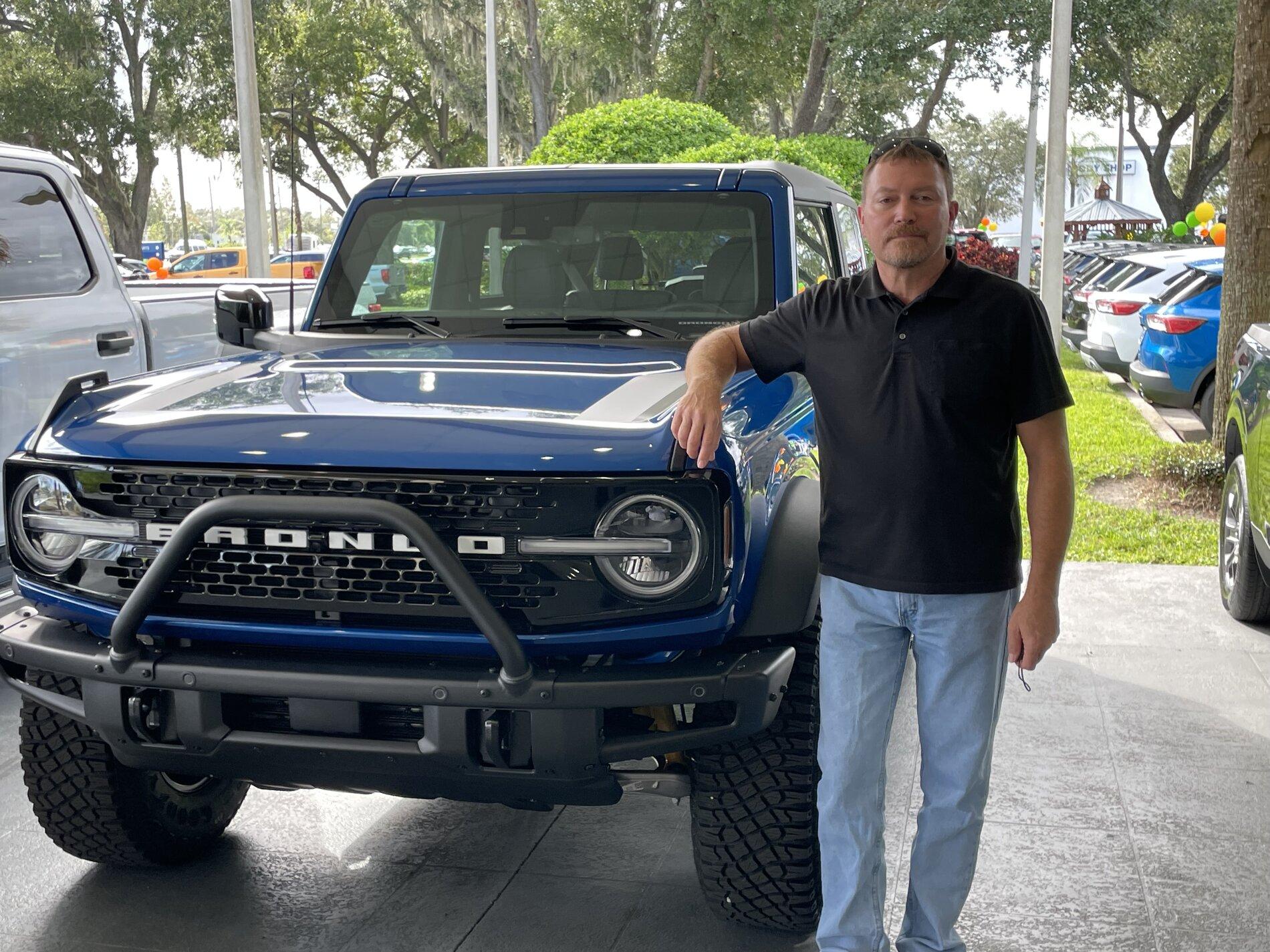 Ford Bronco LIGHTNING BLUE Bronco Club IMG_2398.JPG