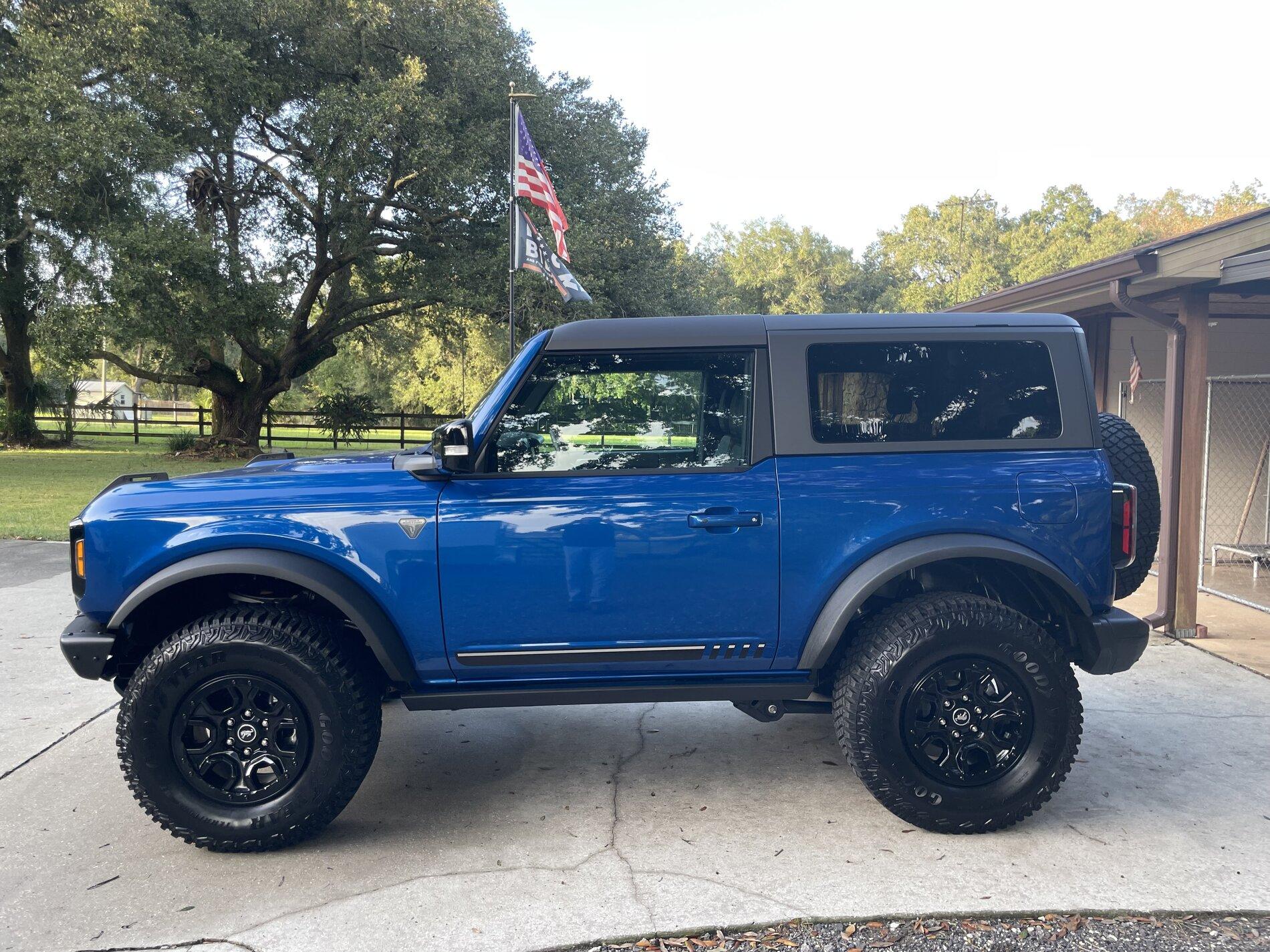 Ford Bronco LIGHTNING BLUE Bronco Club IMG_2401.JPG