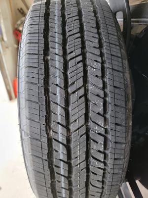 Ford Bronco Base wheels and tires tires1