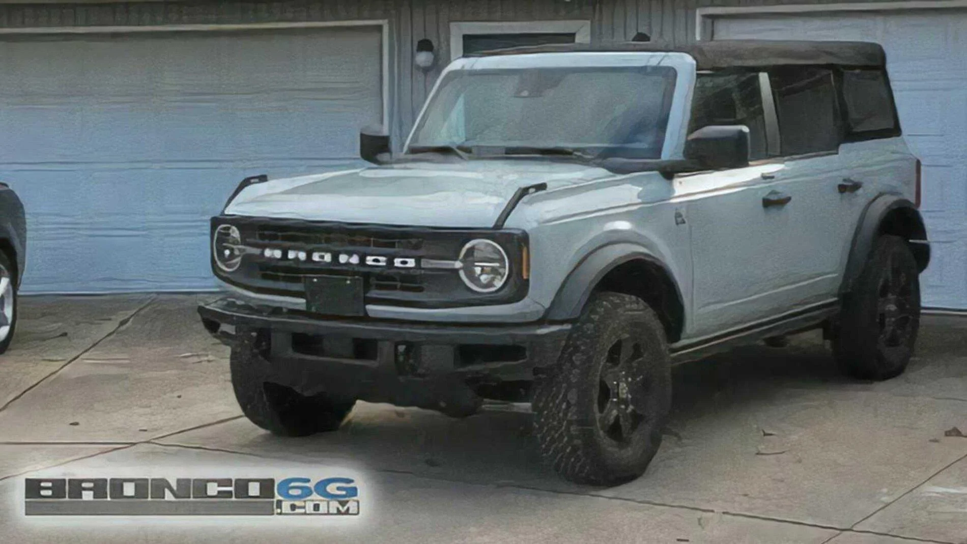 Ford Bronco Capable vs modular bumper - BD ford-bronco-front-license-plate-zoomed