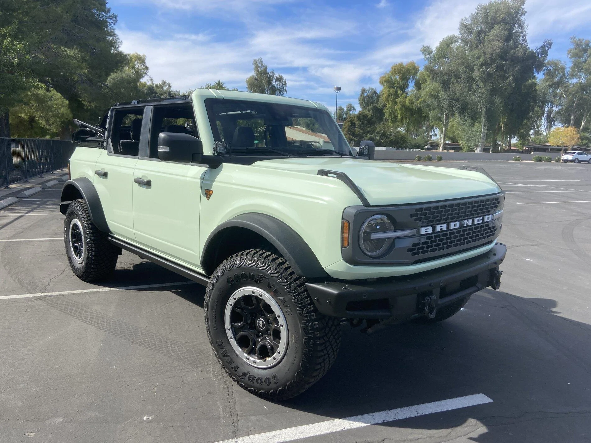 Ford Bronco I wrapped my Badlands in Light Pistachio Green 3EADAC0E-9866-410F-8528-85356A646B17