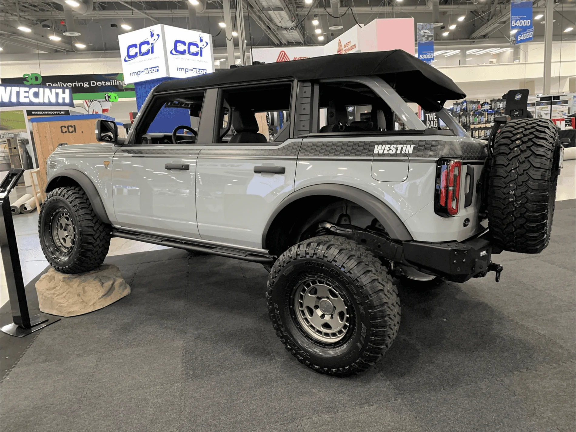 Bronco Raptor Sema Pics of (almost) all the SEMA Broncos In One Thread | Bronco6G - 2021 ...
