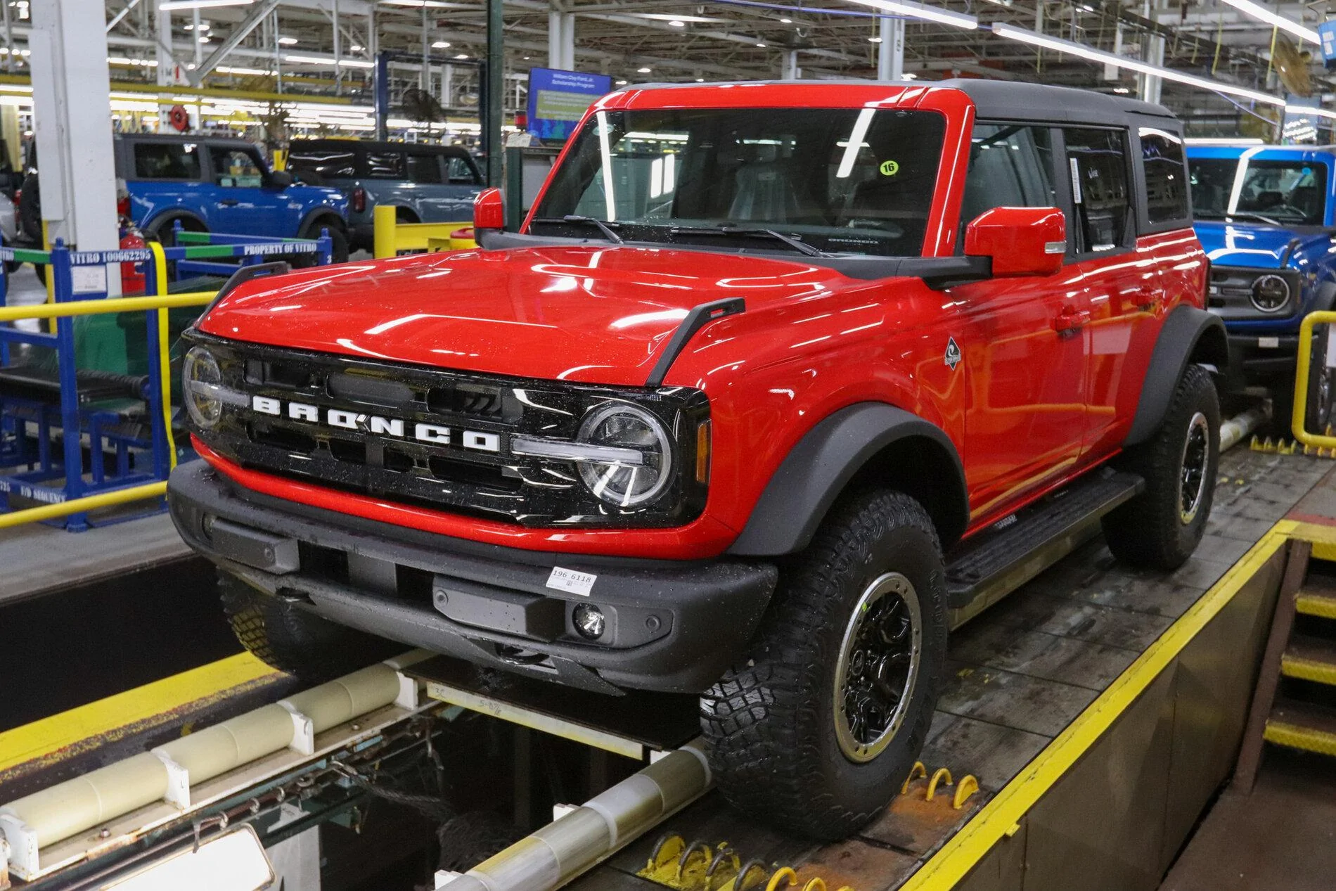 Ford Bronco *** DIRT MOUNTAIN Broncos - Built, Shipped, Delivered Tracker*** Bronco Assembly Line Pic