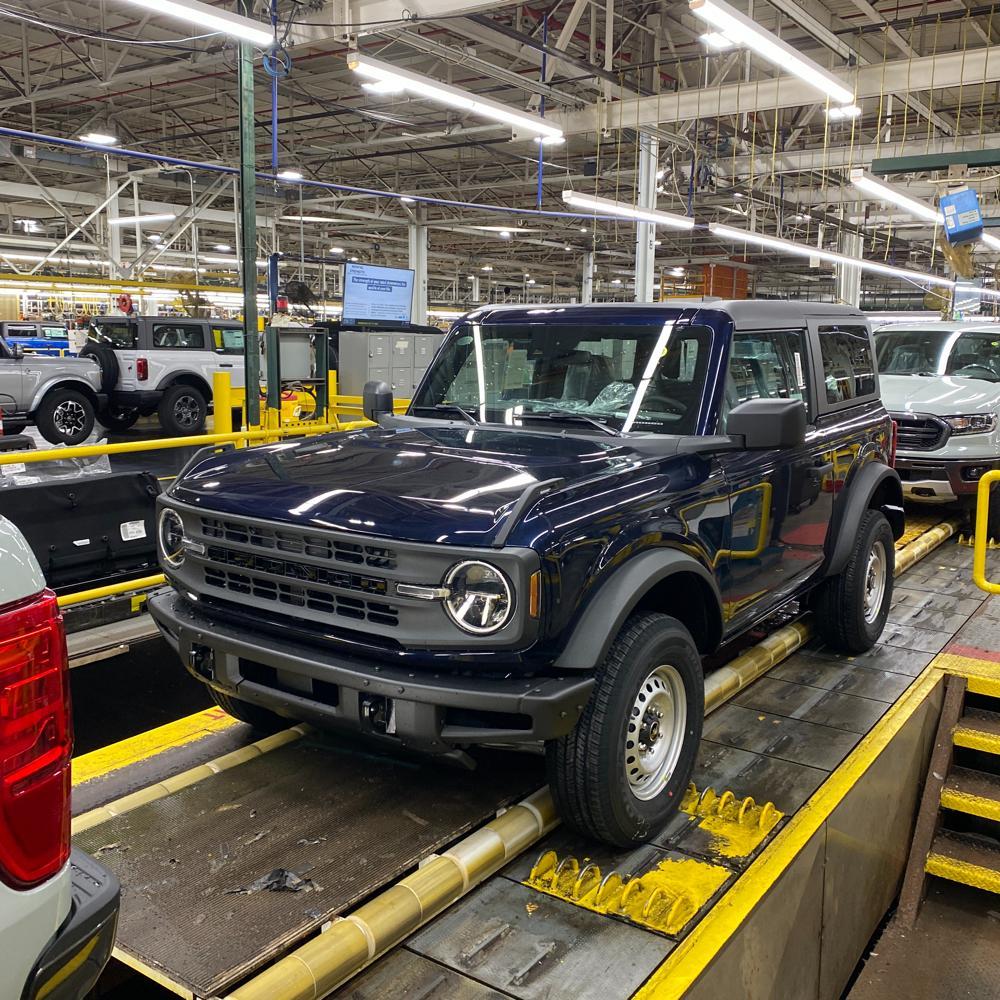 Ford Bronco 🛠 10/25/21 Build Week Group CAE29727-2D2A-4D67-B370-33D80F0F9A3D