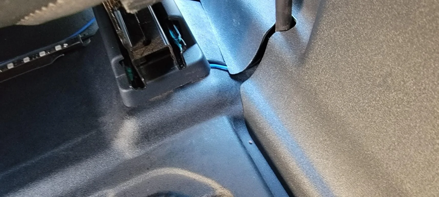 Ford Bronco Adding interior LED ambient lighting (now with working photos!) 15
