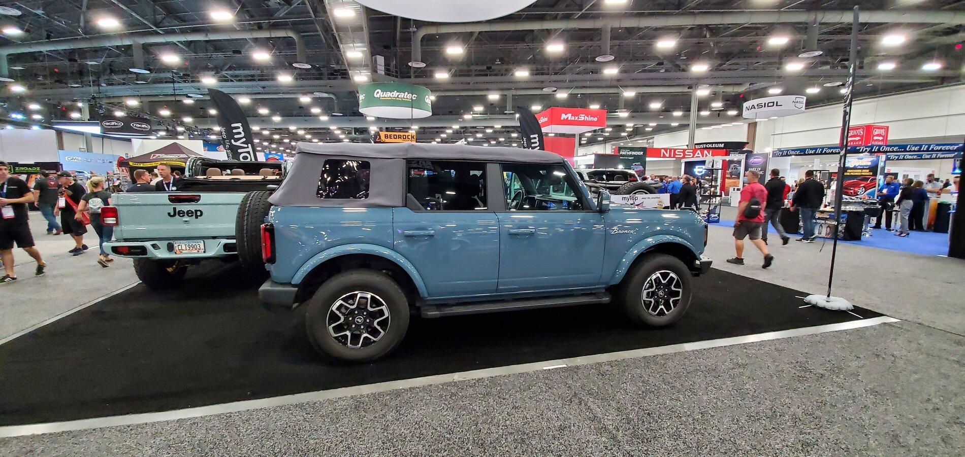 Ford Bronco MyTop Sema Bronco - powered soft top 20211104_130323