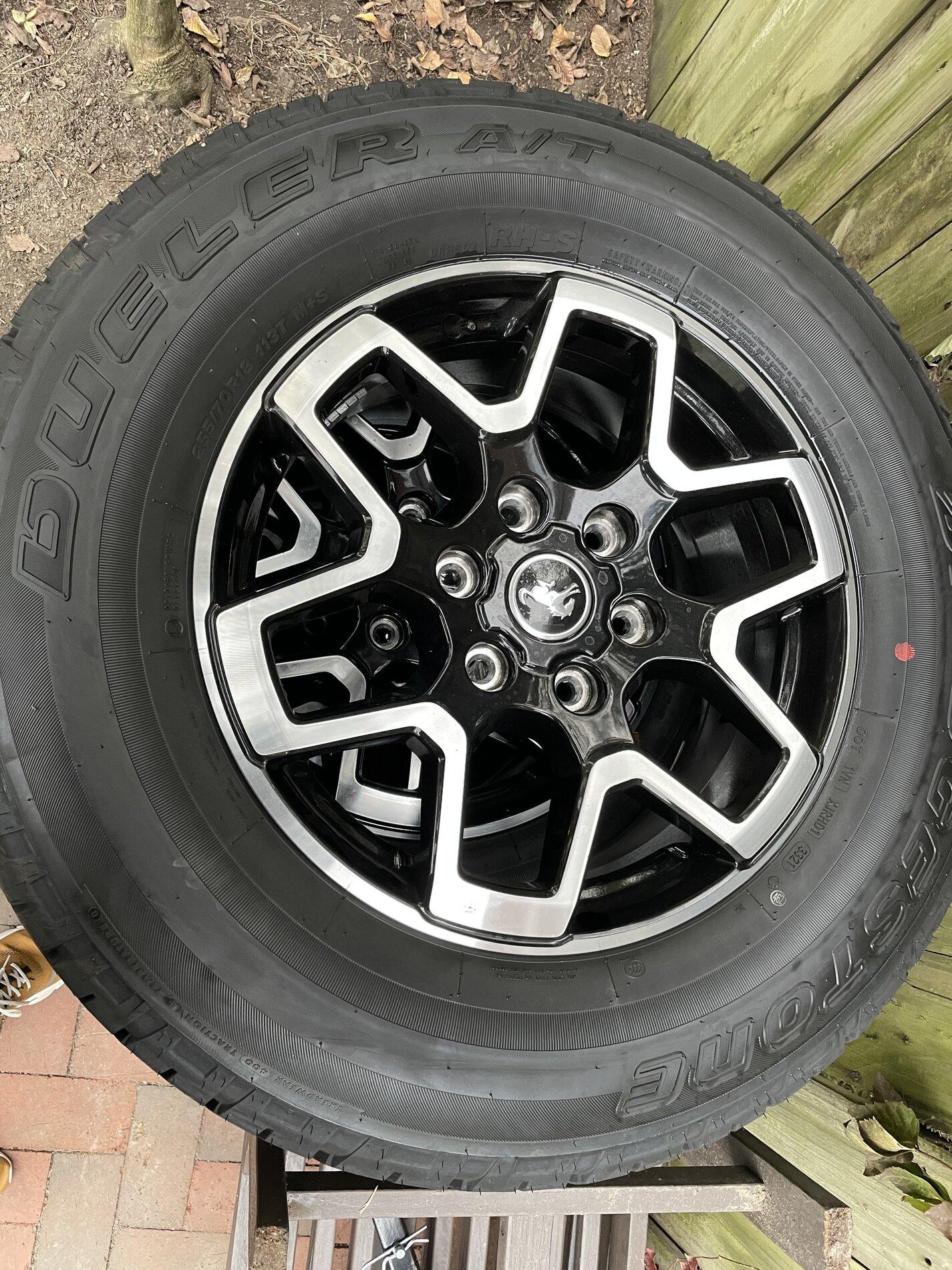 Ford Bronco Outer Banks Wheels and Tires IMG_1393