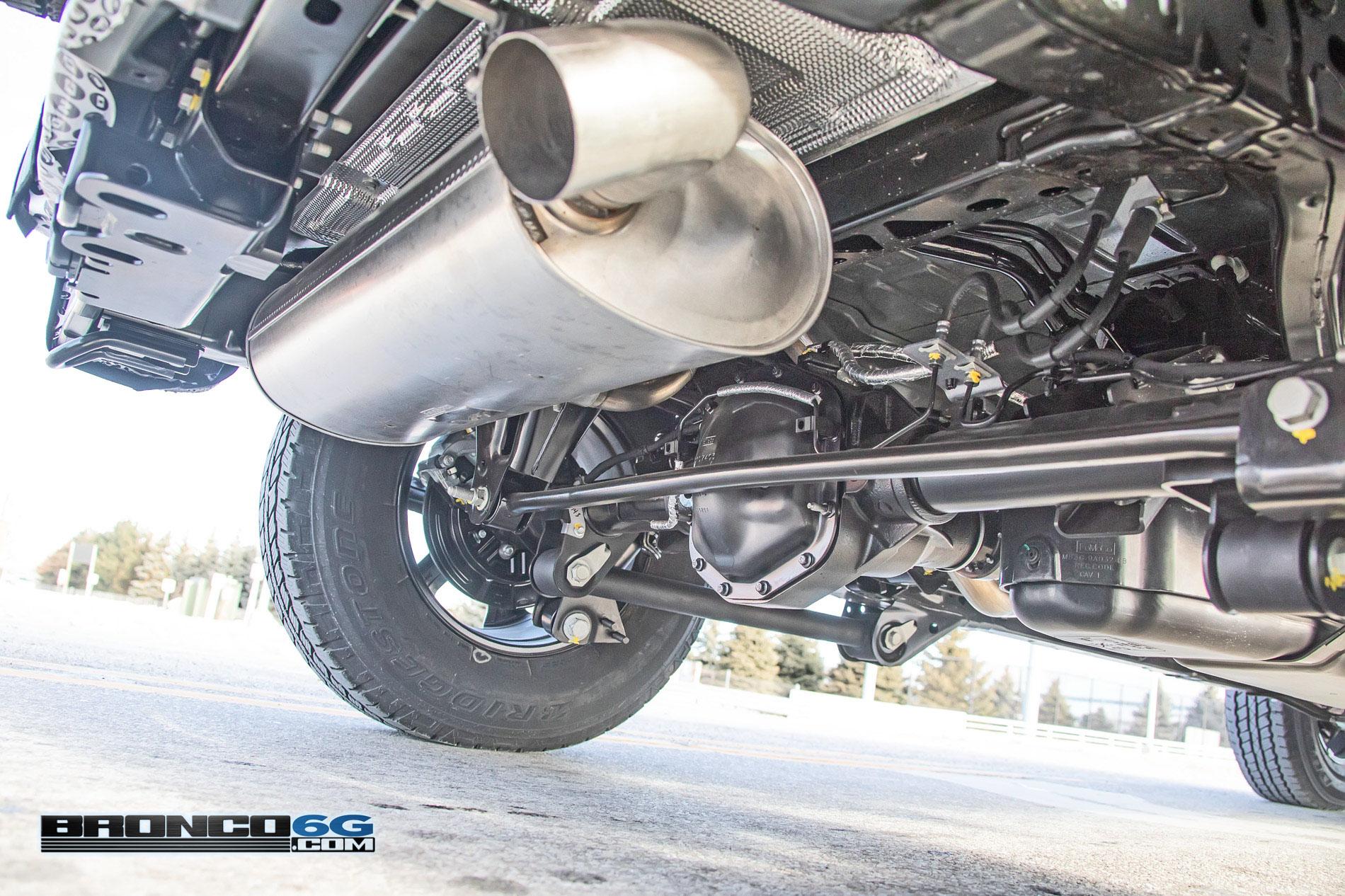 2021_FordBronco.rearsusp02.jpg