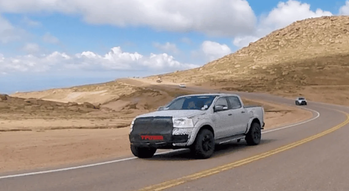 Ford Bronco Moaoun renders rngr